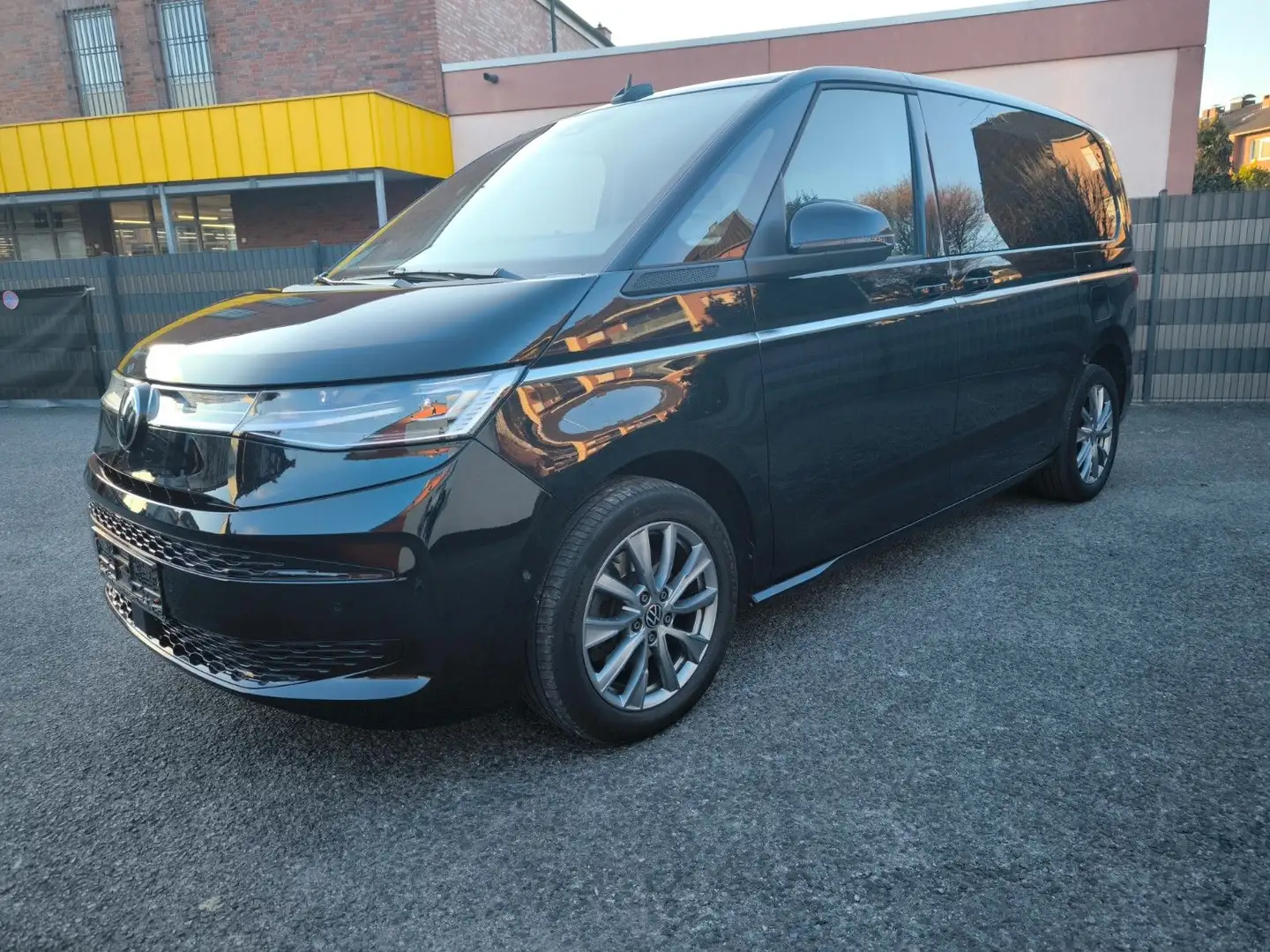 Volkswagen T7 Multivan Multivan Style 7-Sitze-IQ-Pano-2xel.Schiebetüre Negro - 1