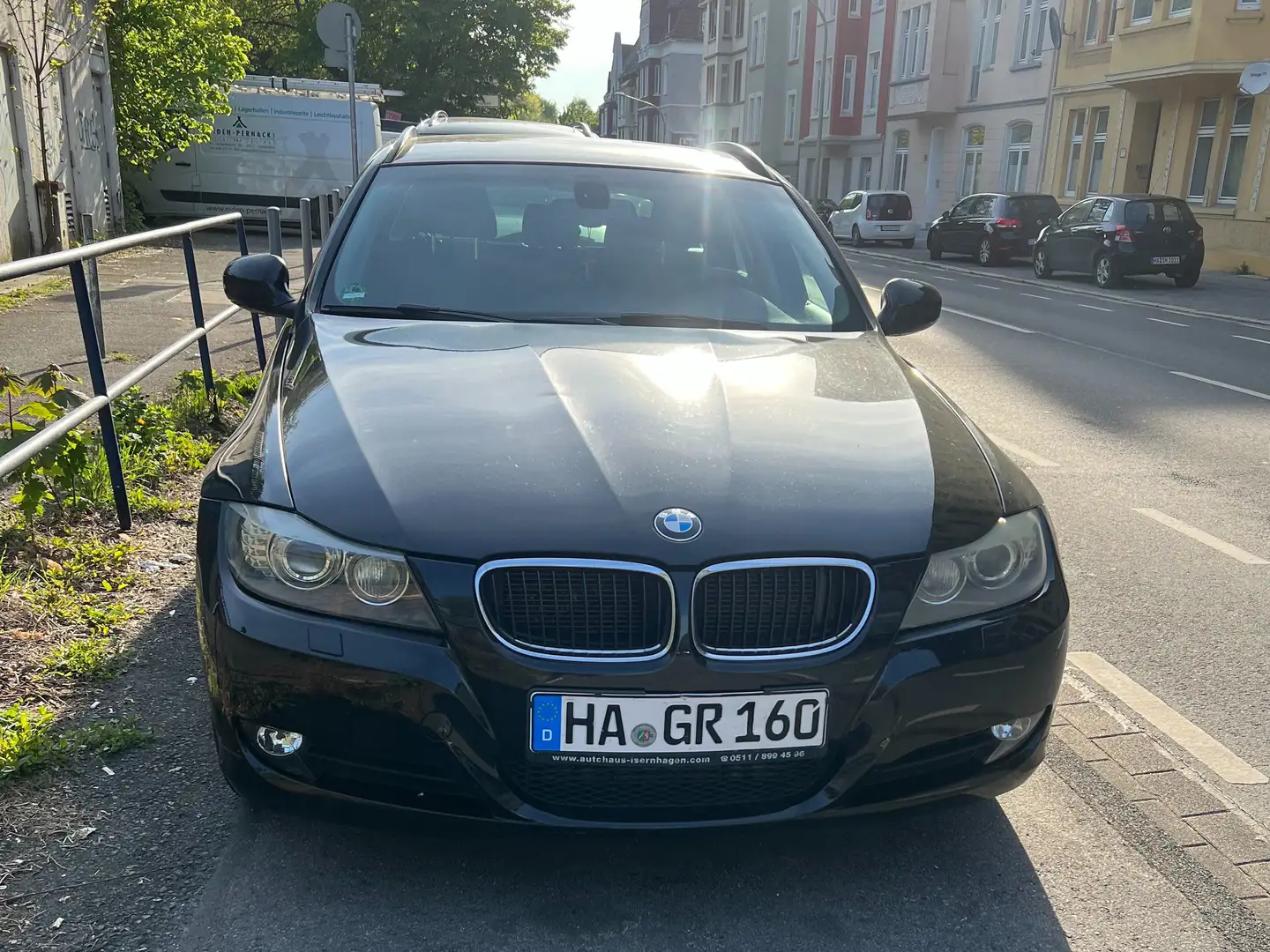 BMW 320 320d DPF Touring Aut. Edition Fleet Lifestyle Schwarz - 1