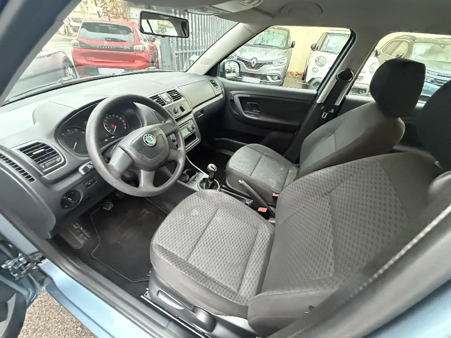 Skoda Fabia 1.2i 12V 60 E-Clim - 2