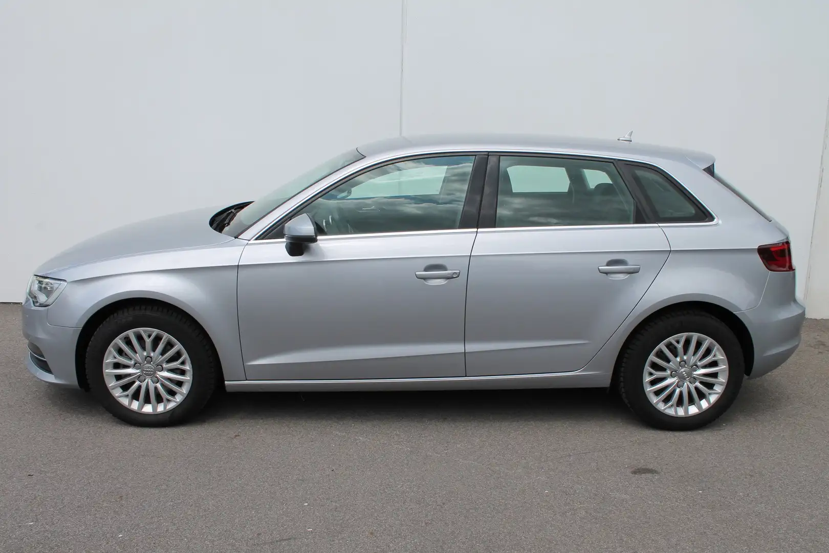 Audi A3 SB 1,2 TFSI Intense mit Navi! Komfortpaket! Argento - 1