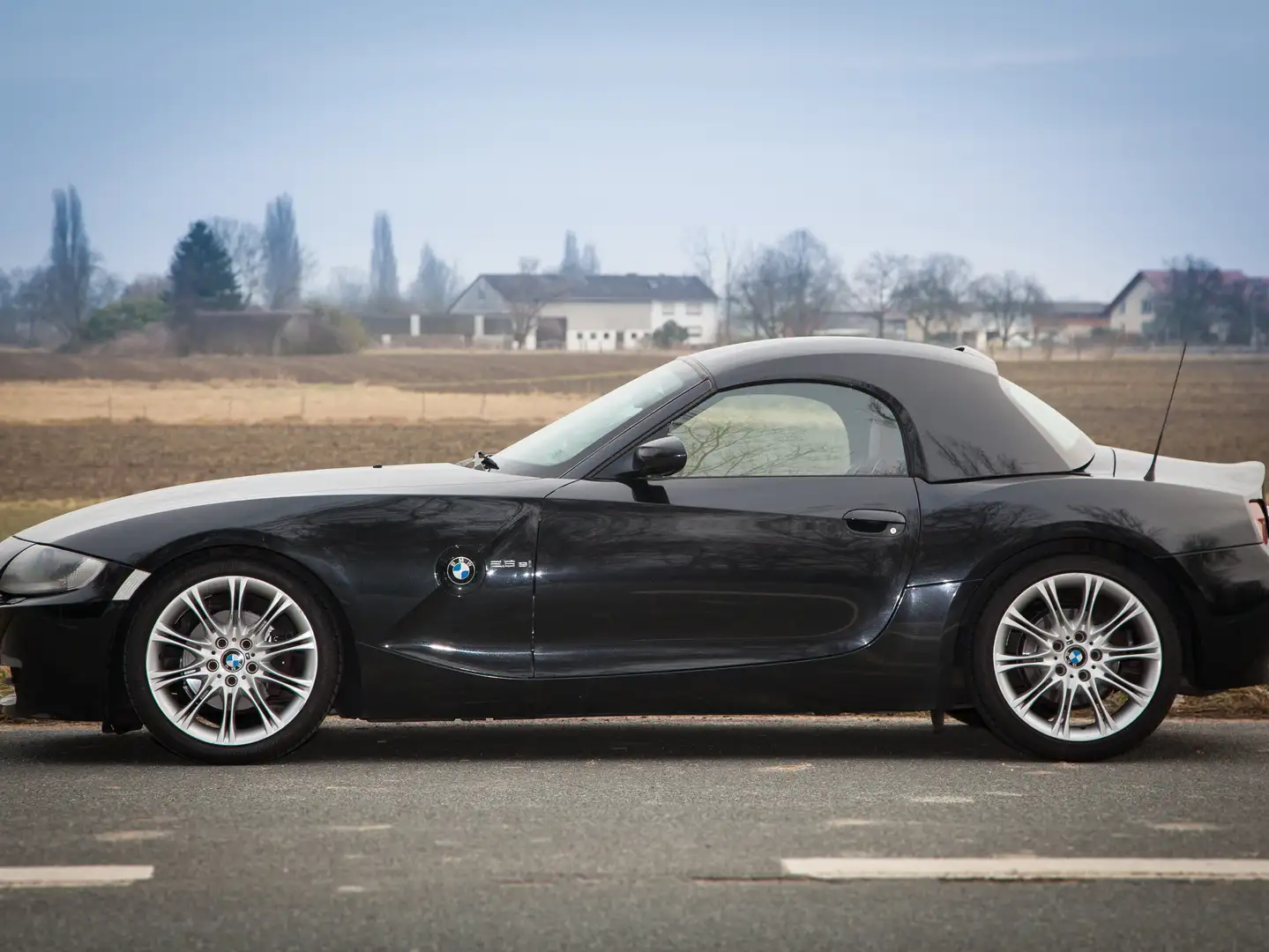 BMW Z4 Z4 Roadster 2.5si M-Paket + Hardtop, TÜV. Schwarz - 1