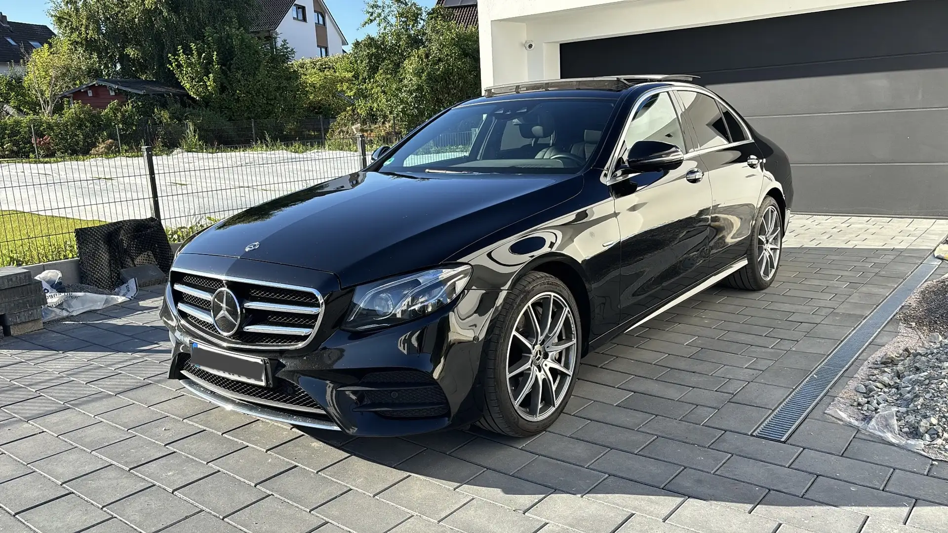 Mercedes-Benz E 400 d 4Matic AMG Line HUD PANO BURMESTER 360 Zwart - 1