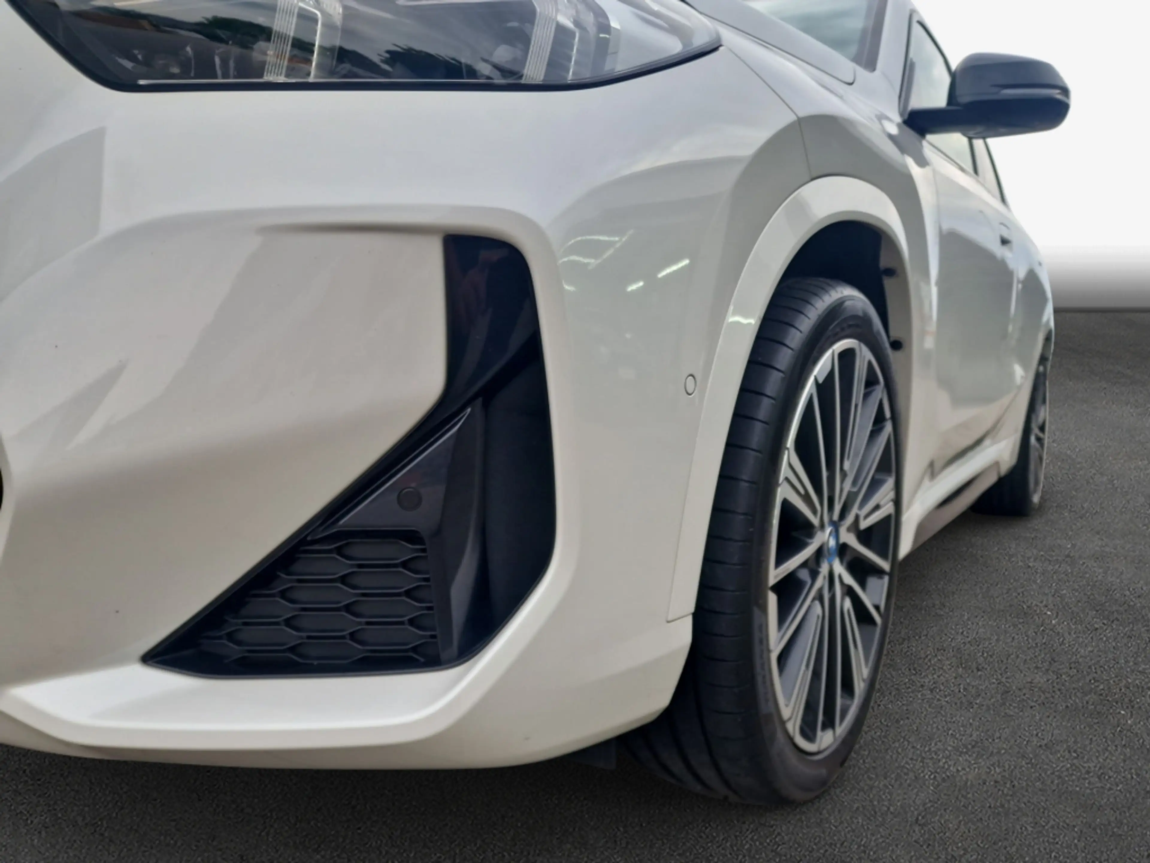 BMW iX1 xDrive30 M-Paket Pano LED HeadUp H&K Navi — photo 8
