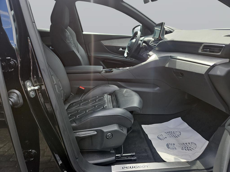 Peugeot 3008 GT PureTech 130 EAT8 — photo 12