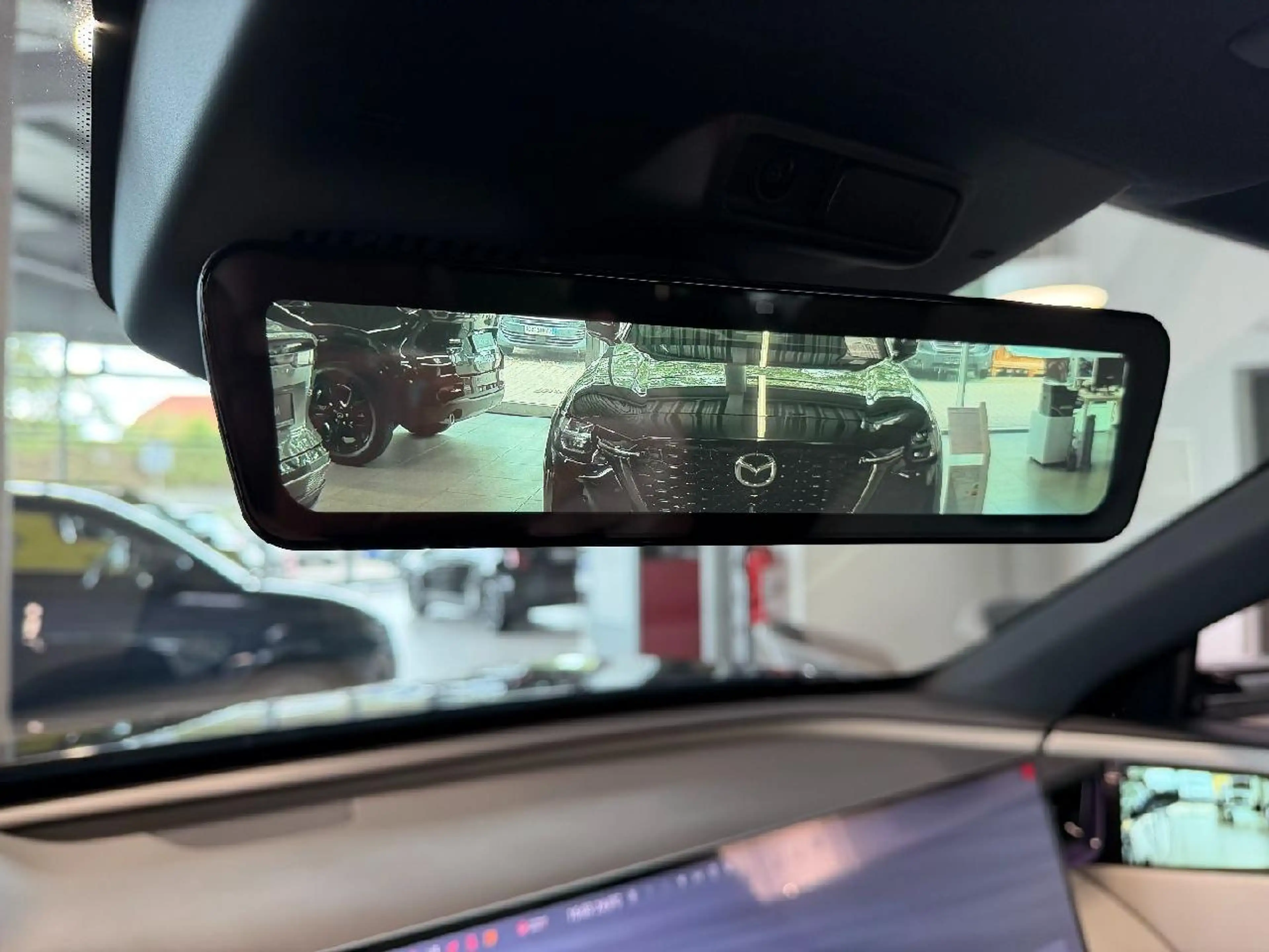 Mazda CX-6e 190 kW EV Takumi Plus — photo 12