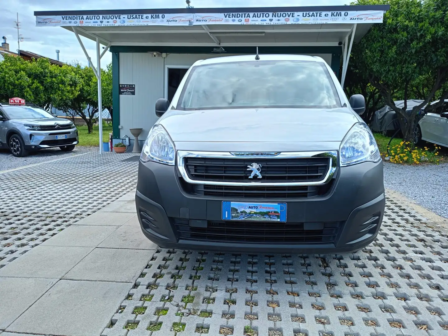 Peugeot Partner BlueHDi 100 S&S PC Furgone Premium 3 posti White - 2