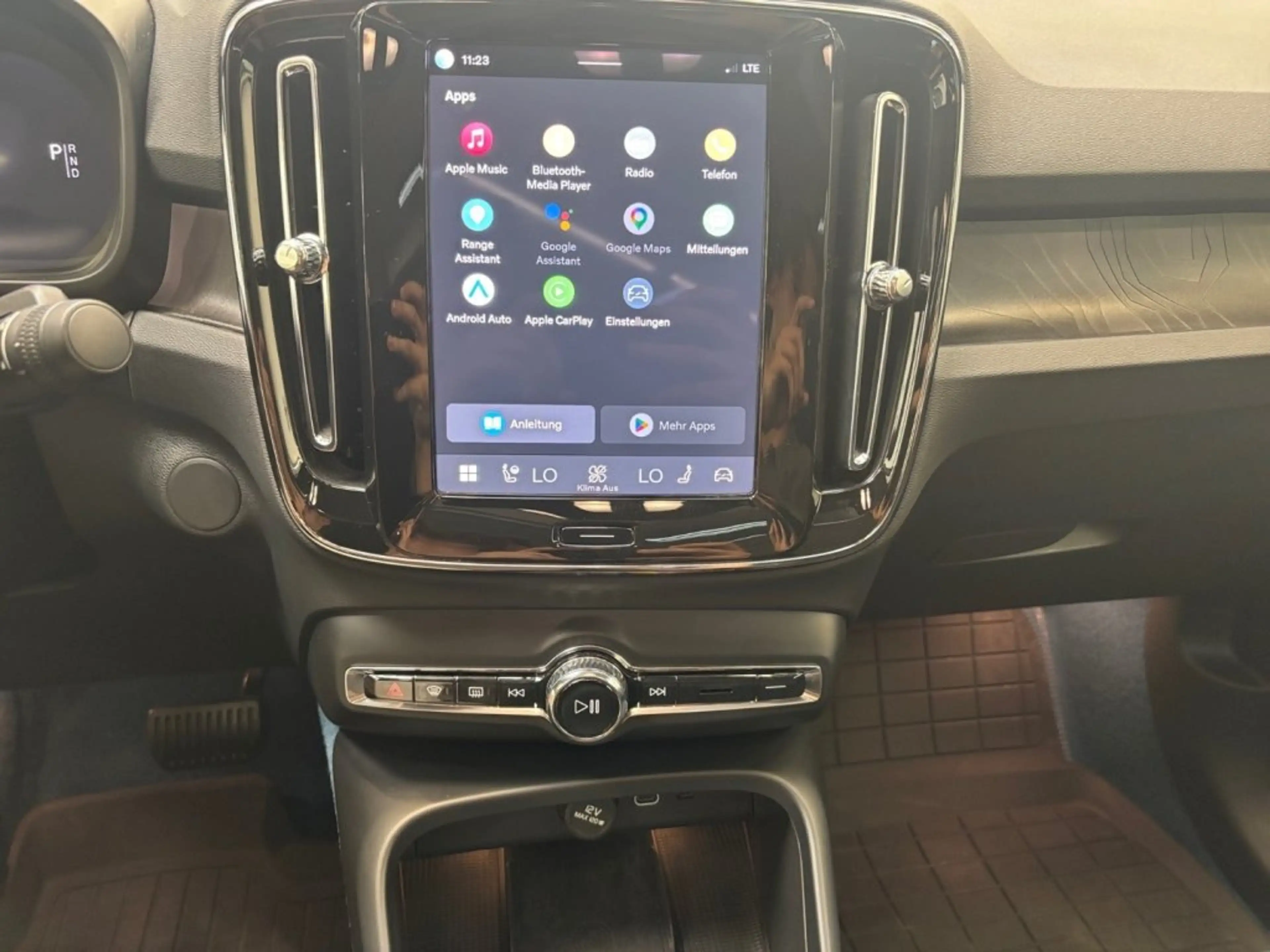 Volvo C40 AWD Recharge Twin 78kWh Plus — photo 13
