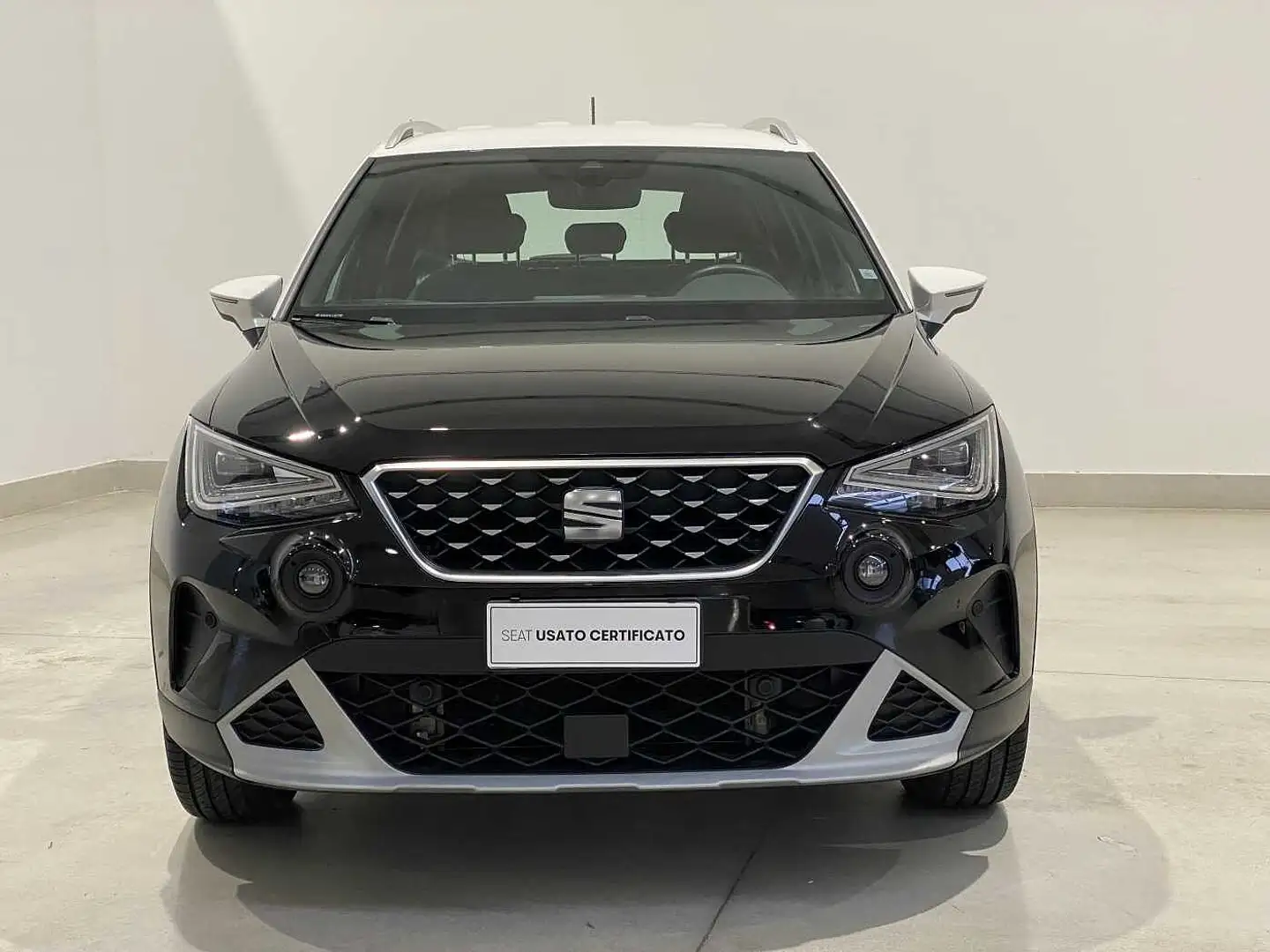 SEAT Arona 1.0 TGI XPERIENCE Zwart - 2