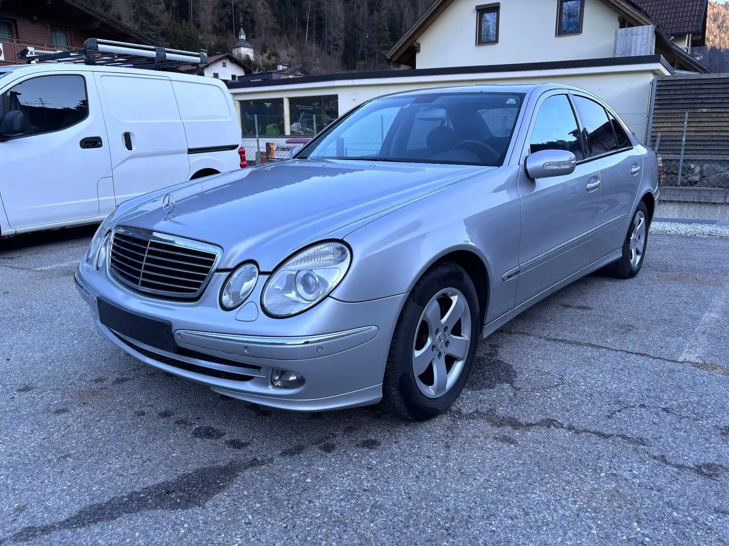 Mercedes-Benz E 320 4Matic Automatik Avantgarde - 2