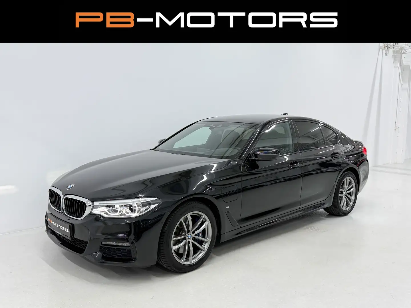 BMW 530 e M Sport LED Keyless Sitzlüftung HUD Ambiente Nero - 1