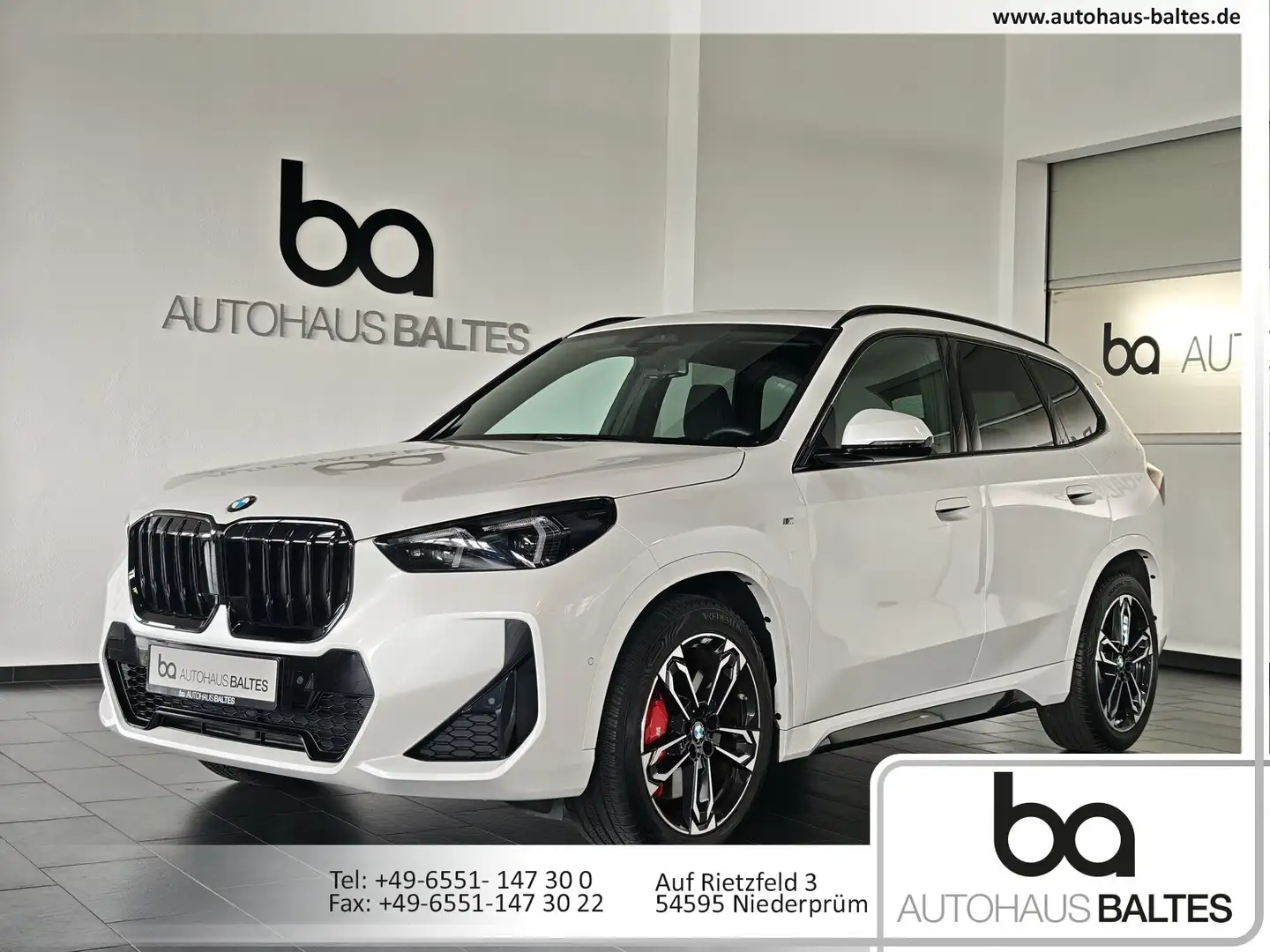BMW X1 X1 sDrive 20i M Sport 19"/Pano/Park/DrivPlus/AHK Blanco - 1