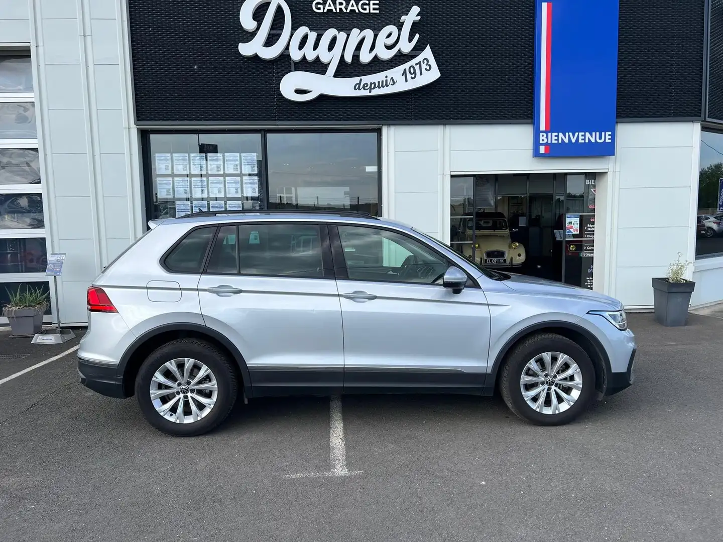 Volkswagen Tiguan Tiguan 2.0 TDI 150 DSG7 Connect Gris - 2