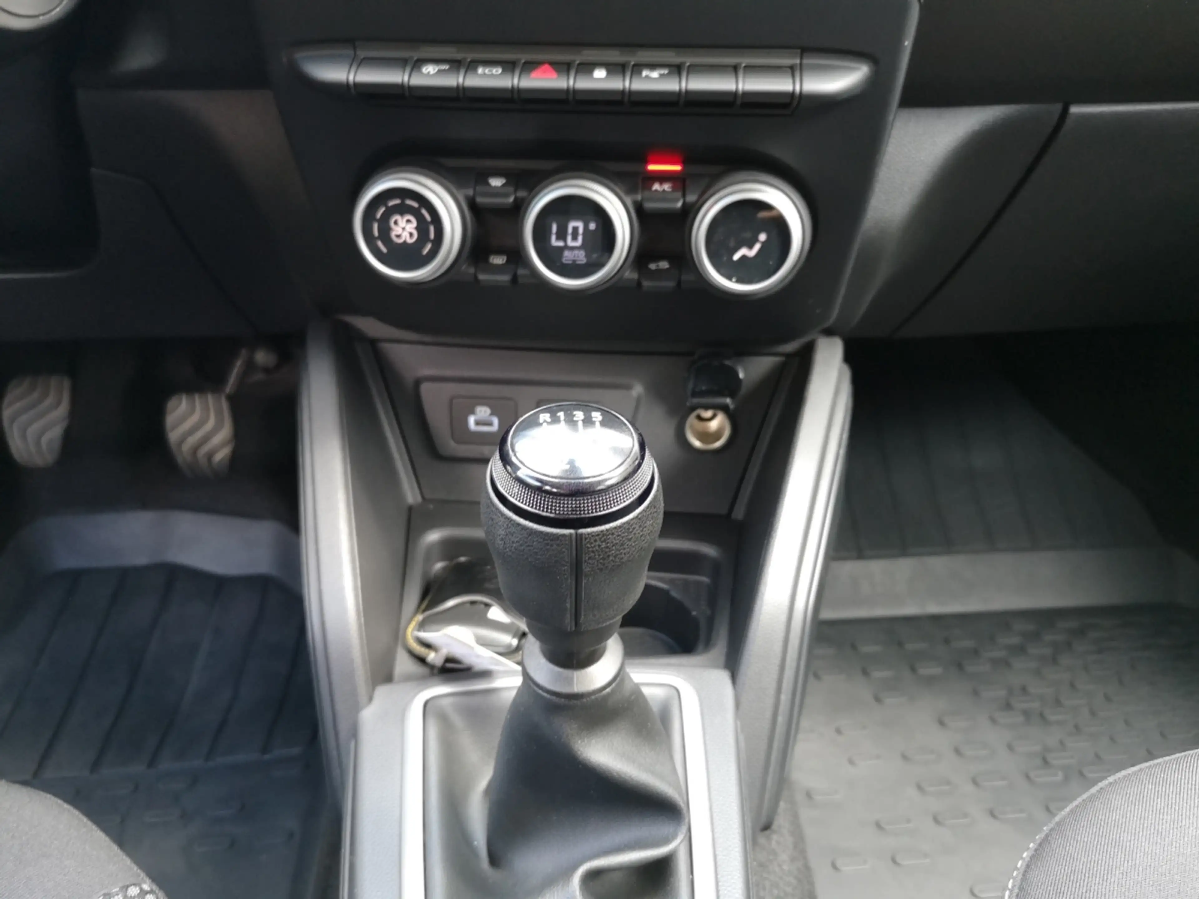 Dacia Duster DUSTER JOURNEY DCI — photo 9