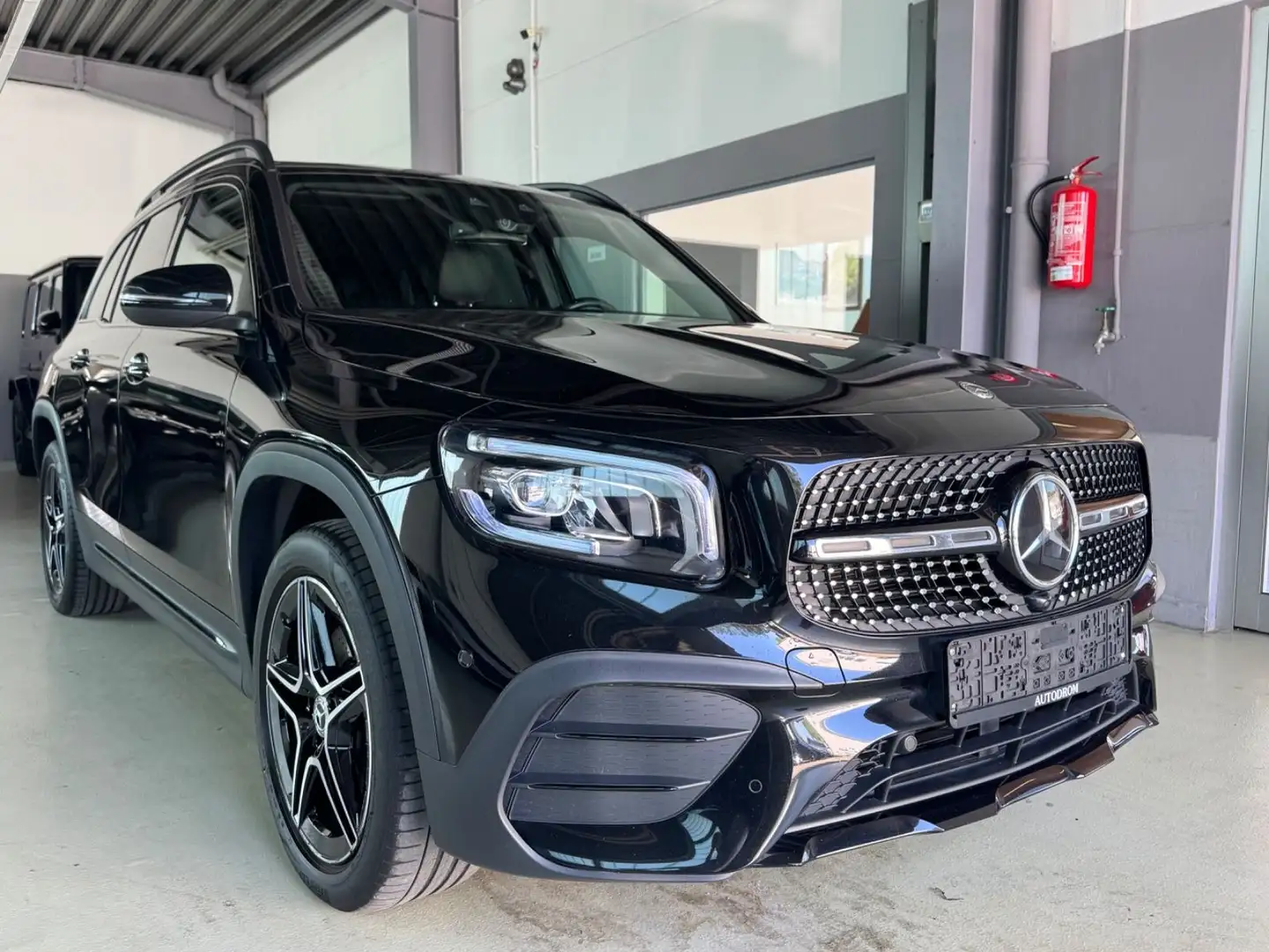 Mercedes-Benz GLB 200 d AMG-Line+Panorama+Head-Up+Kamera Noir - 1
