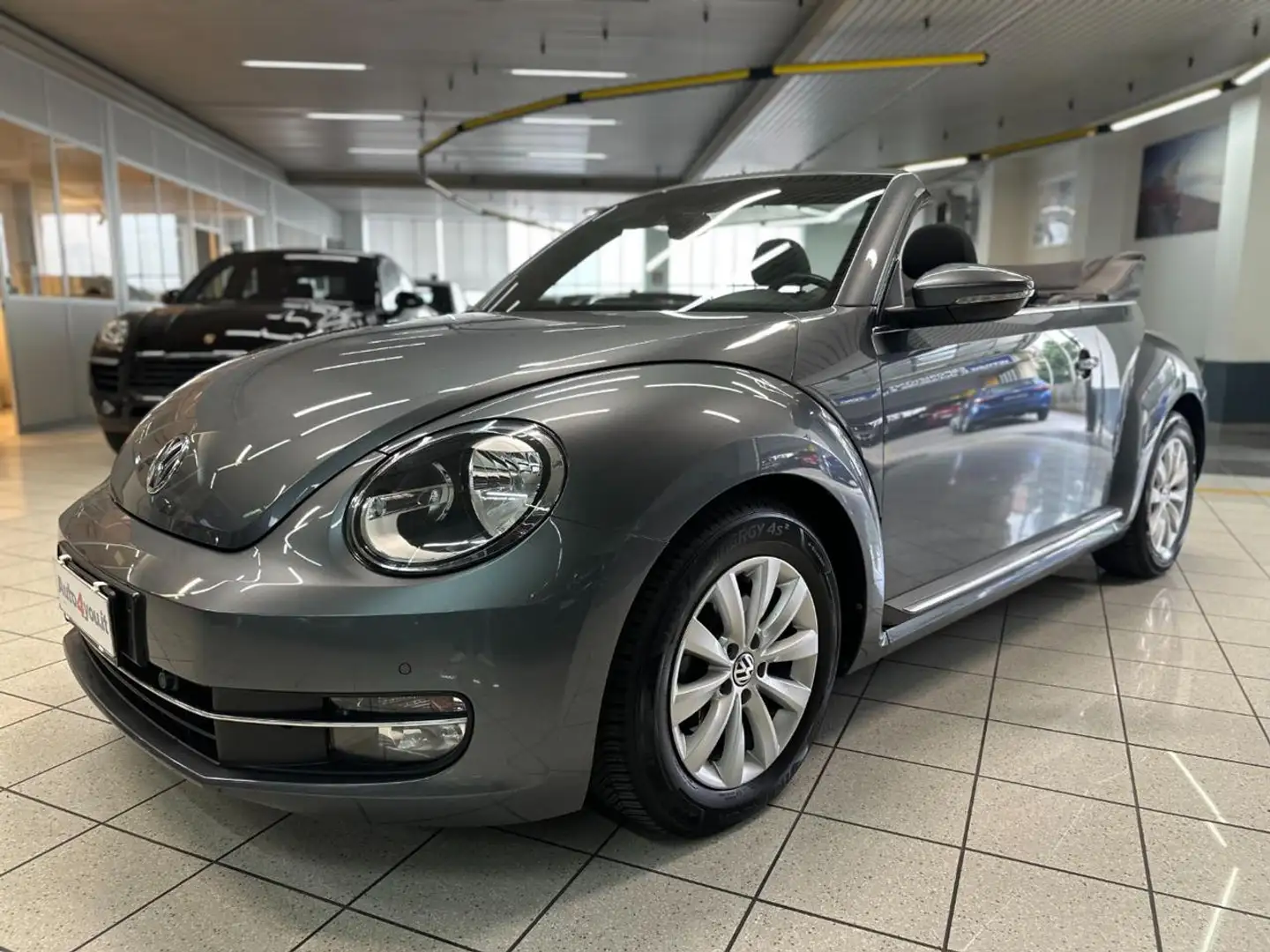 Volkswagen Maggiolino Cabrio 1.2 TSI Design BlueMotion Tech. UNI PROP Szürke - 2