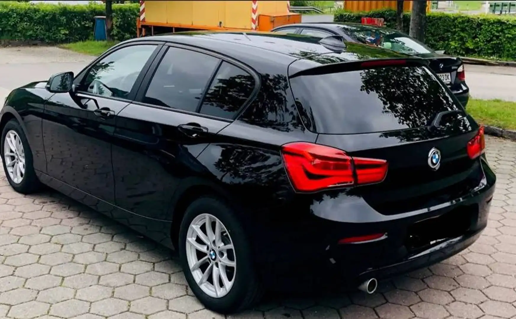 BMW 116 116i Advantage Advantage Schwarz - 2