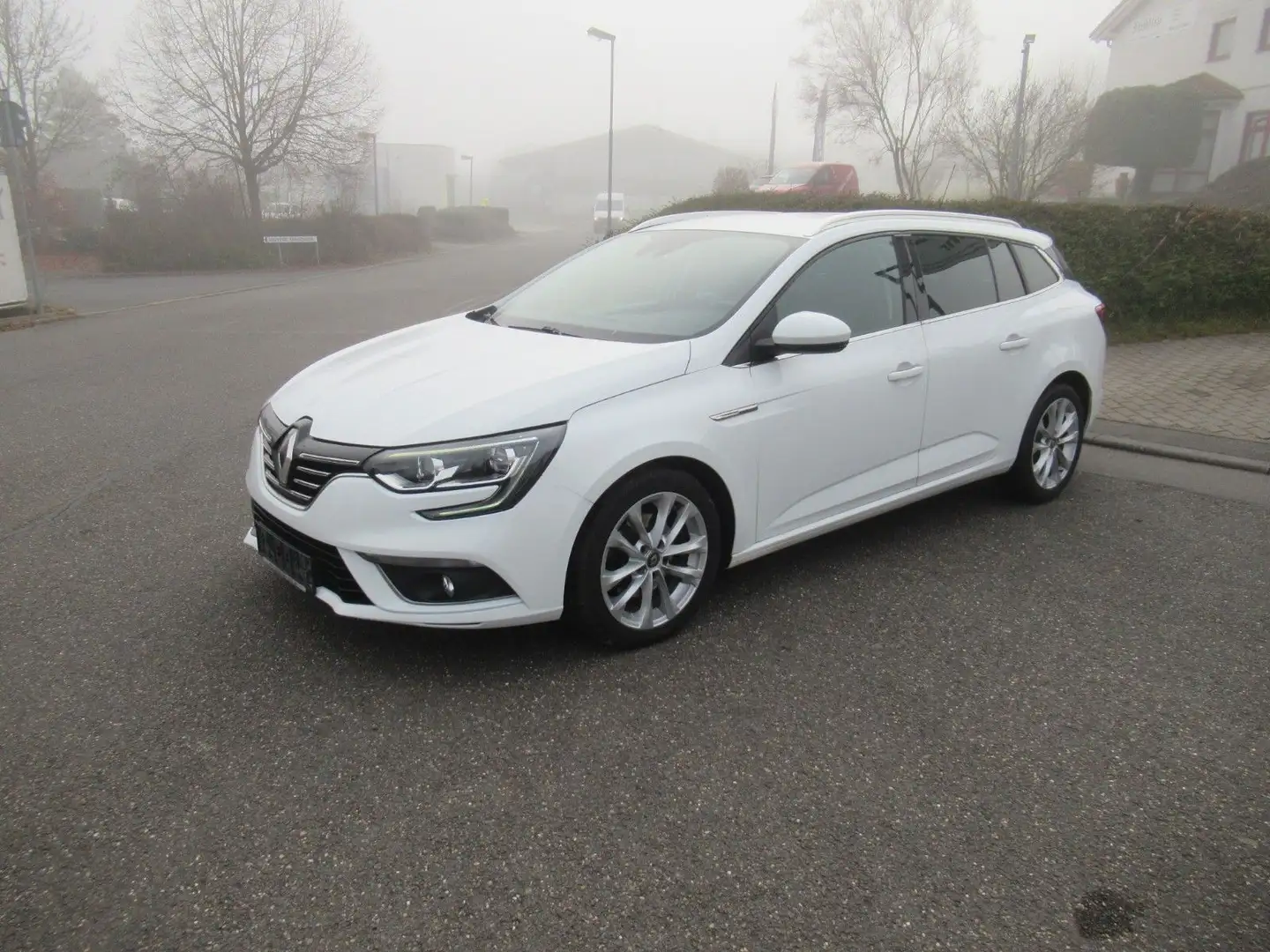 Renault Megane IV Grandtour Intens Blanc - 1