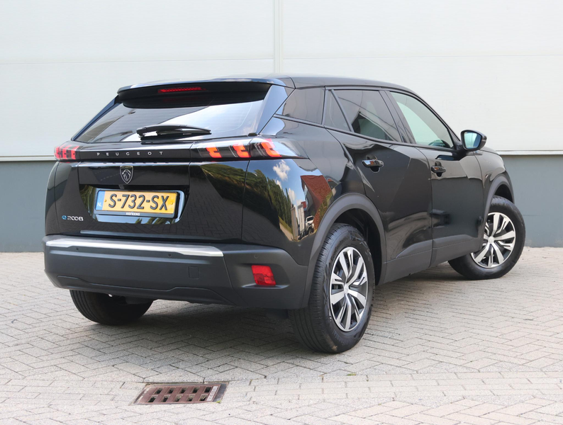 Peugeot e-2008 EV Active 50 kWh 136pk | Navigatie | Donder getint — photo 3