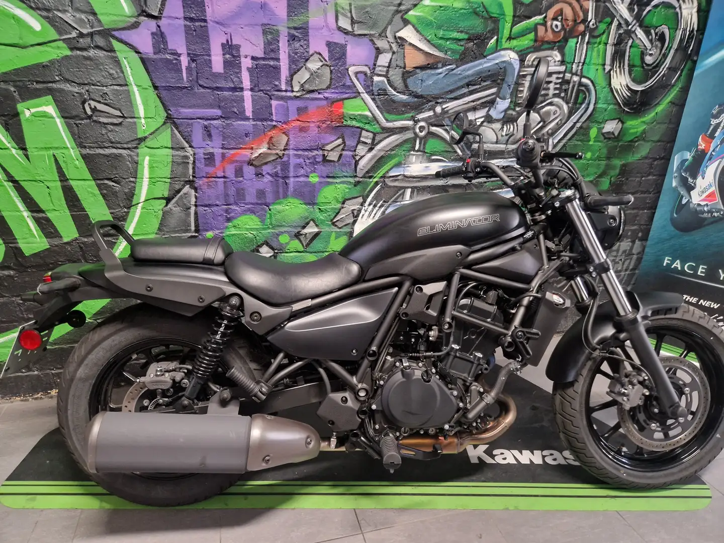 Kawasaki Eliminator 500 Noir - 2