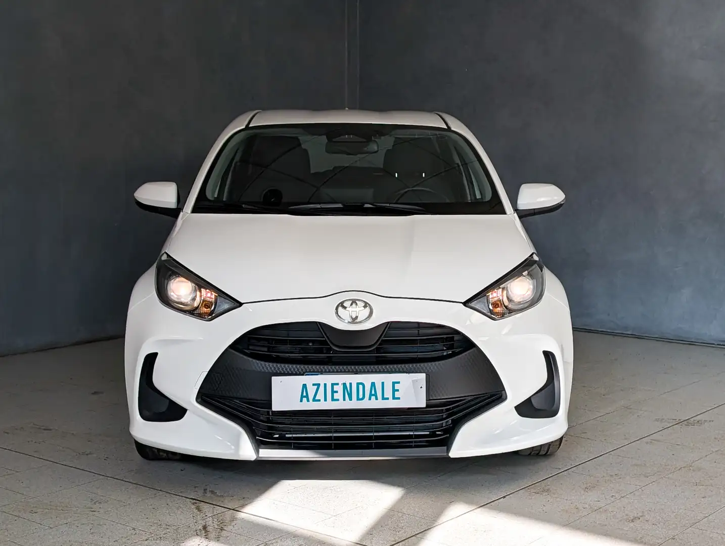 Toyota Yaris Yaris 1.5h 130 Premiere Weiß - 2
