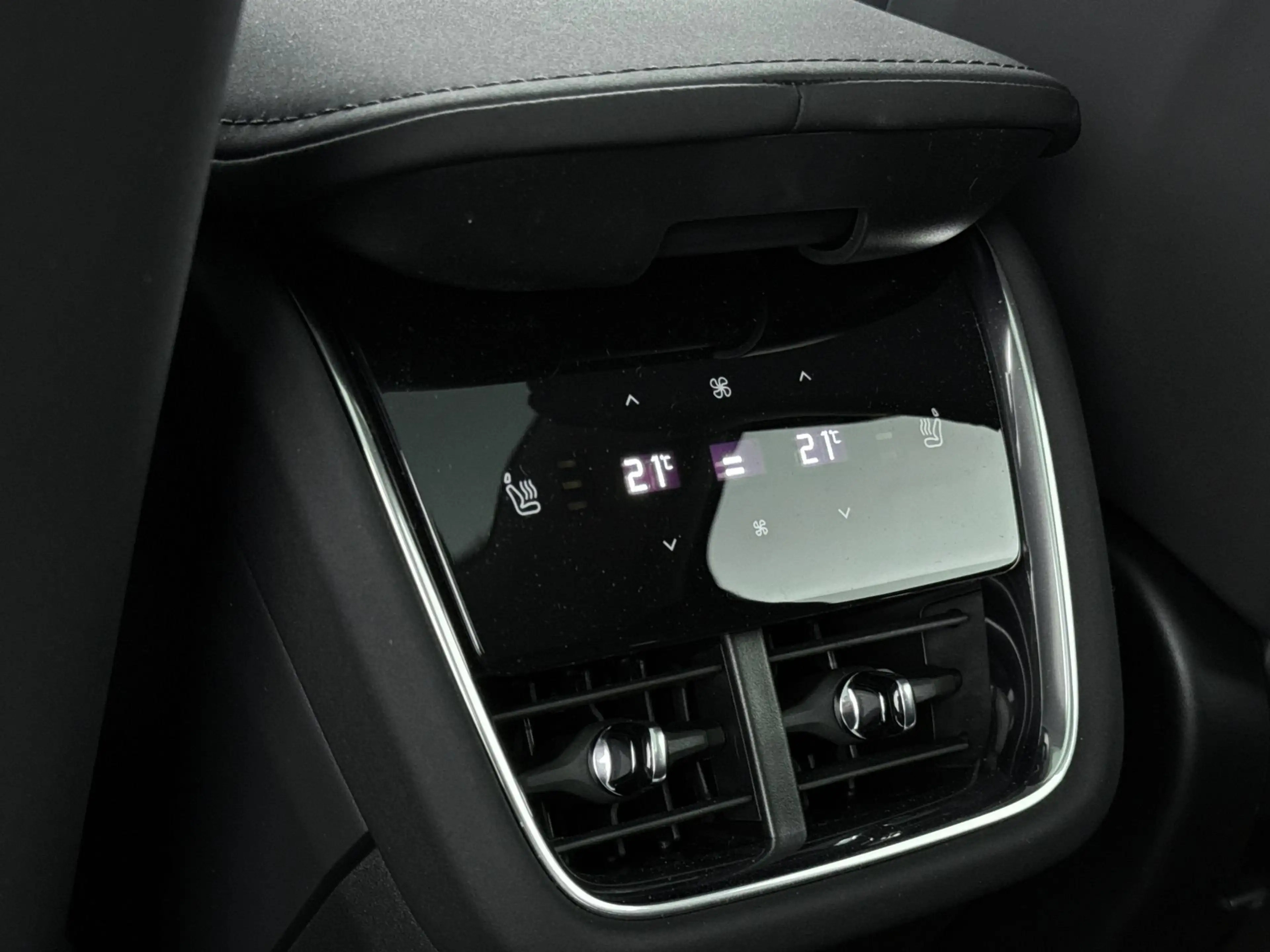 Volvo EX90 Ultra | Luchtvering | BLIS | 22 inch LM | PDC + Ca — photo 29