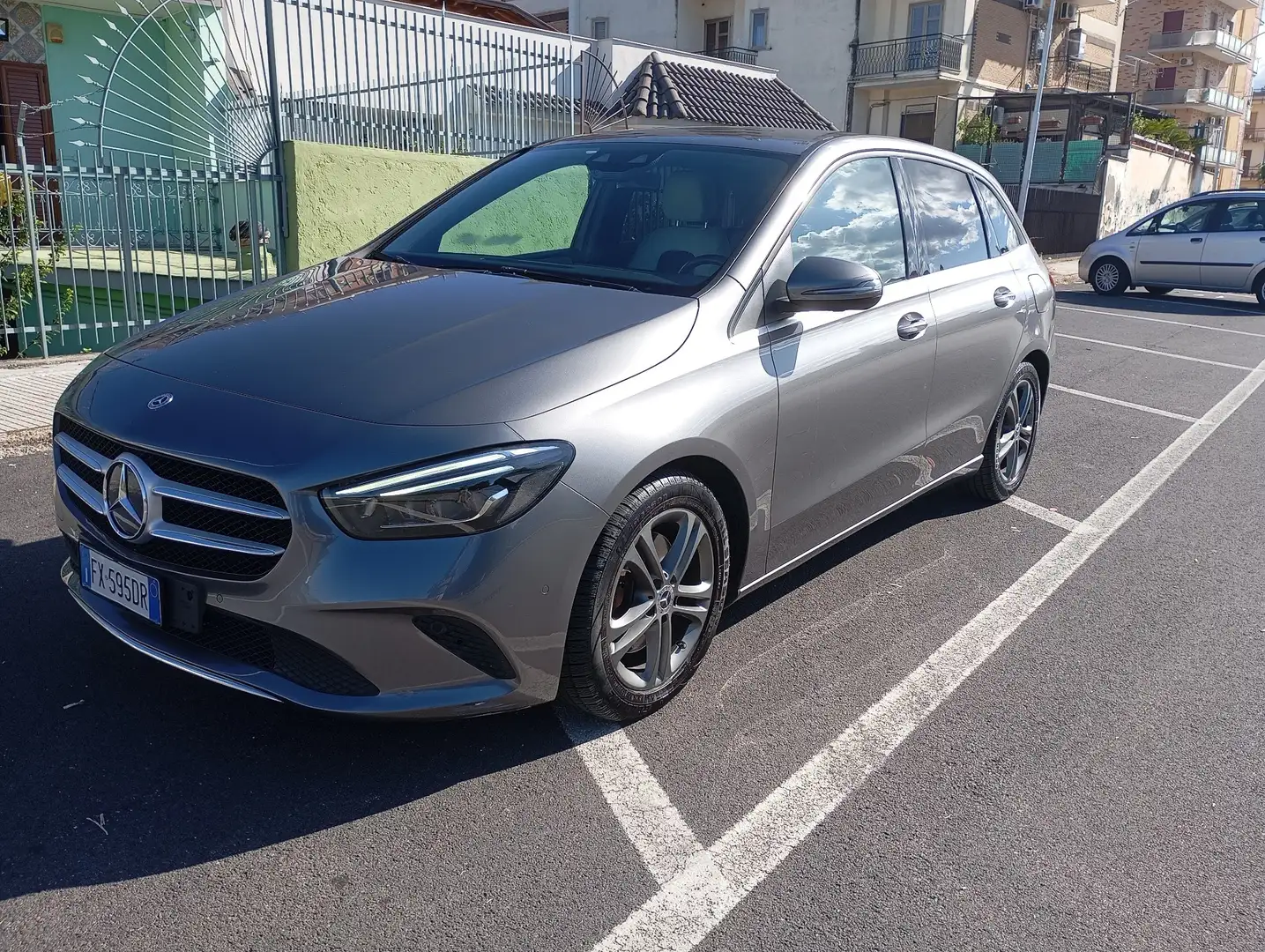 Mercedes-Benz B 220 d Premium auto - 1