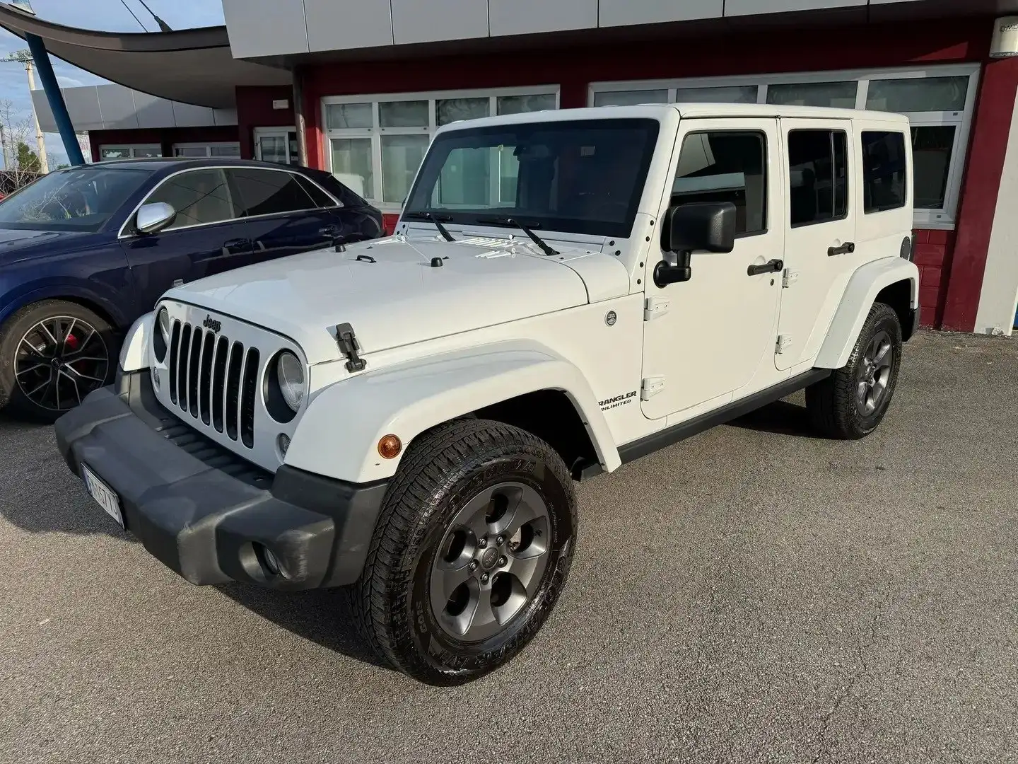 Jeep Wrangler Wrangler Unlimited 2.8 crd Night Eagle aut FM157YJ Weiß - 2