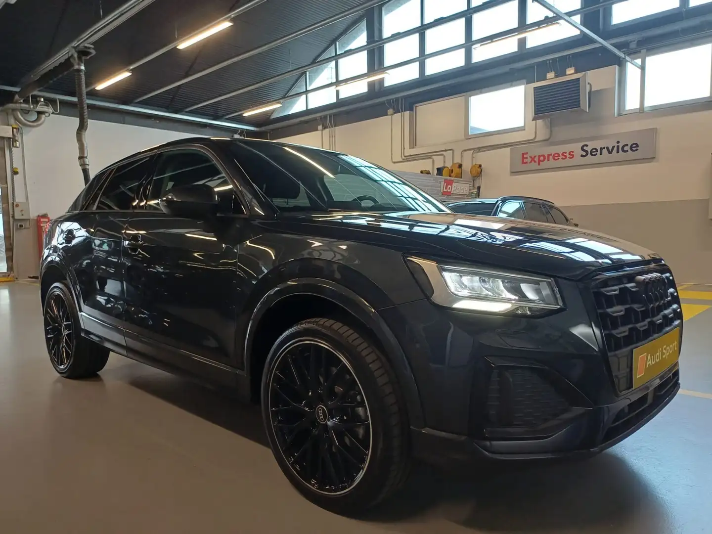 Audi Q2 Q2 35 TFSI S tronic 150cv Sport Gris - 2