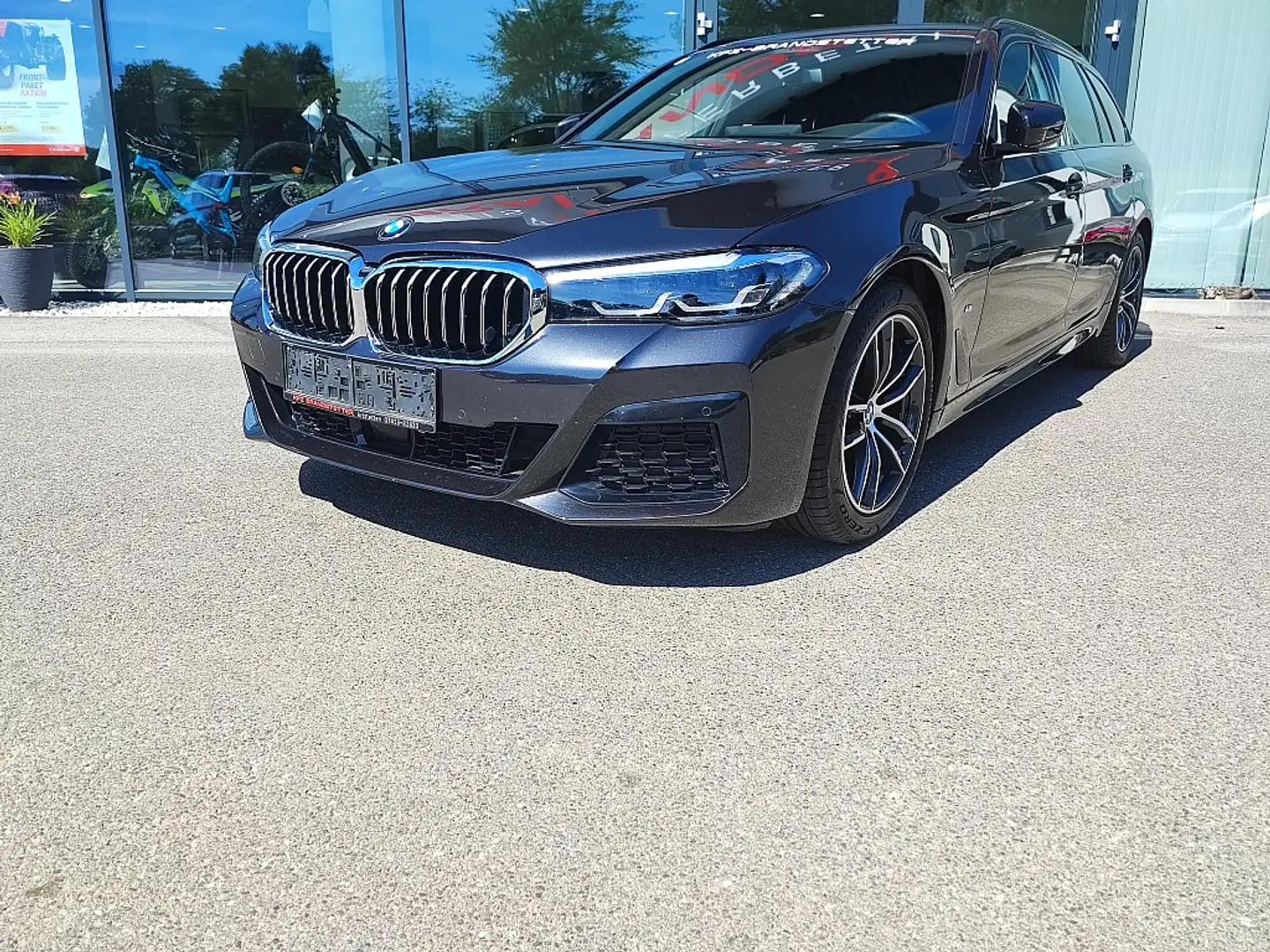 BMW 520 d 48 V Touring xDrive Aut. Head Up/Navi/M Paket... Grau - 2