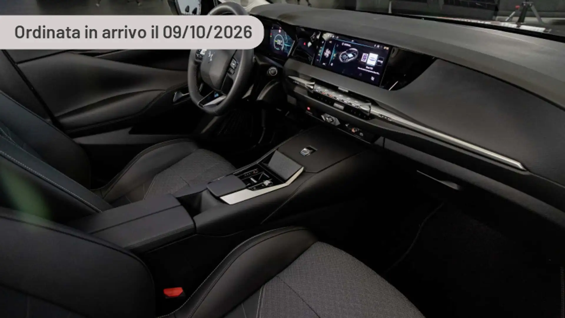 DS Automobiles N°4 E-Tense 215 Pallas Silber - 1