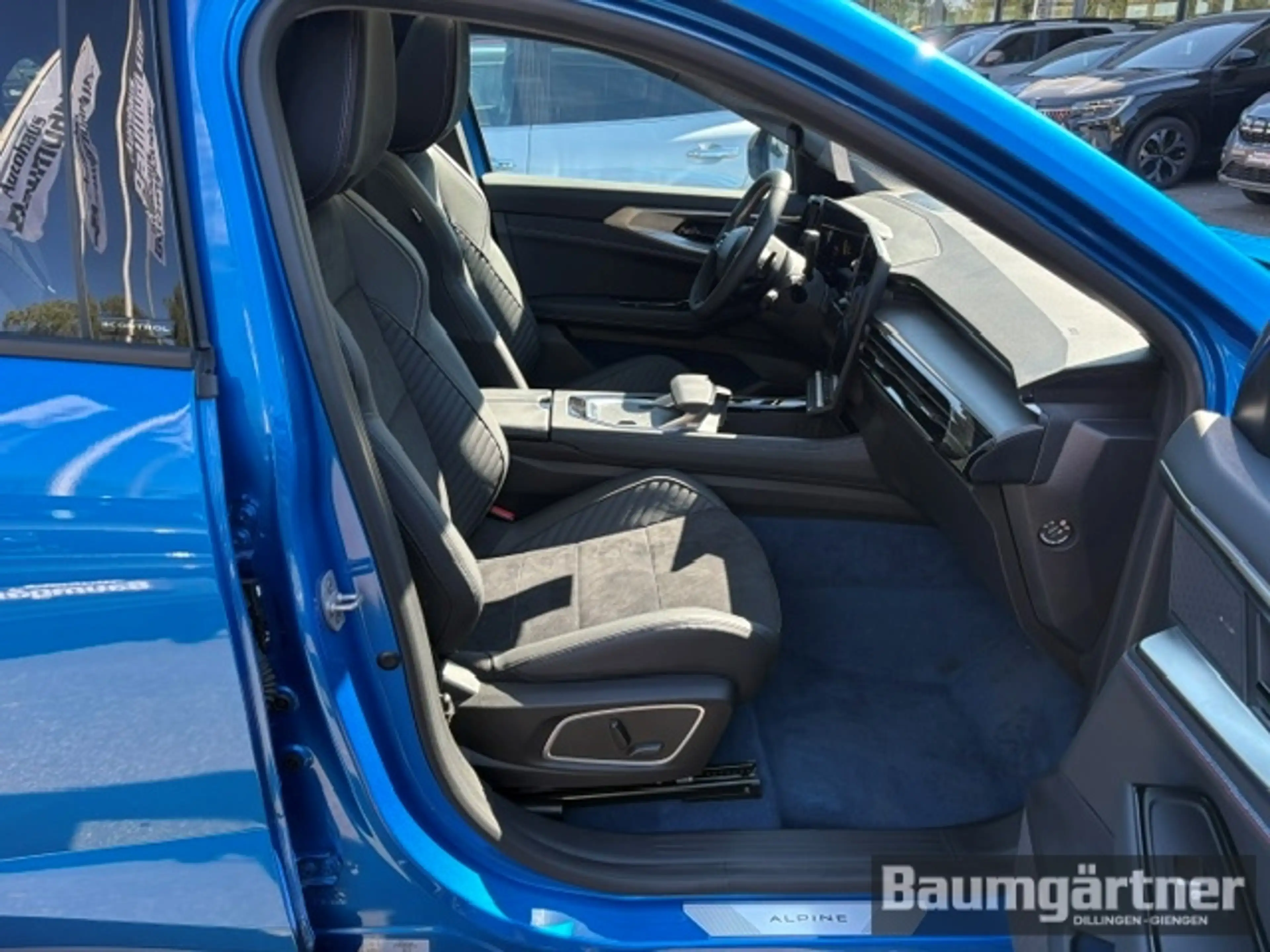 Renault Rafale Esprit Alpine E-TECH Hybrid 300 4x4 Pano — photo 9