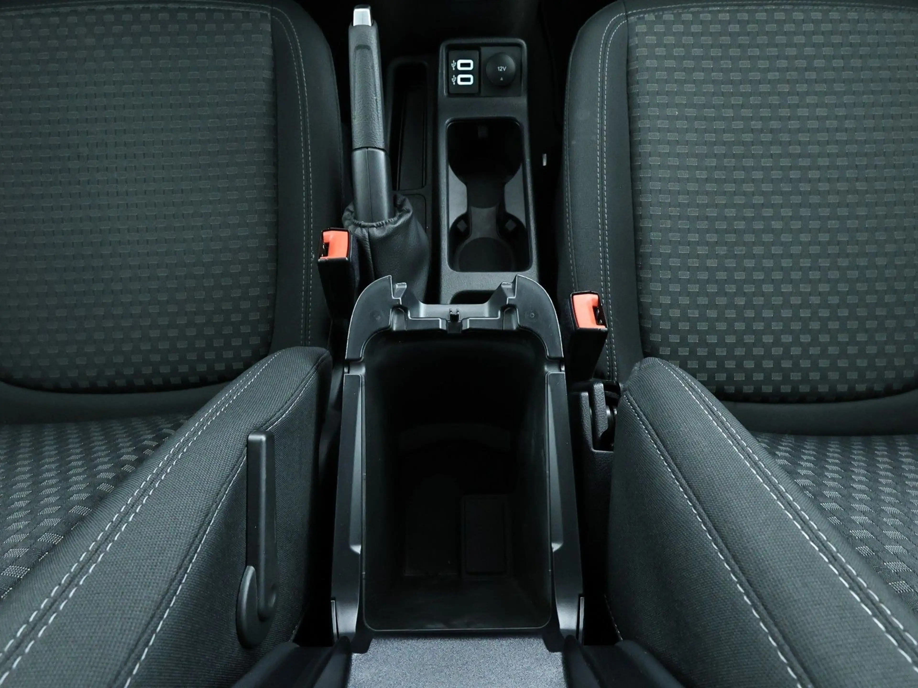 Ford Grand Tourneo Tourneo Connect 1.5 TDCi/ EcoBlue Grand Trend — photo 14