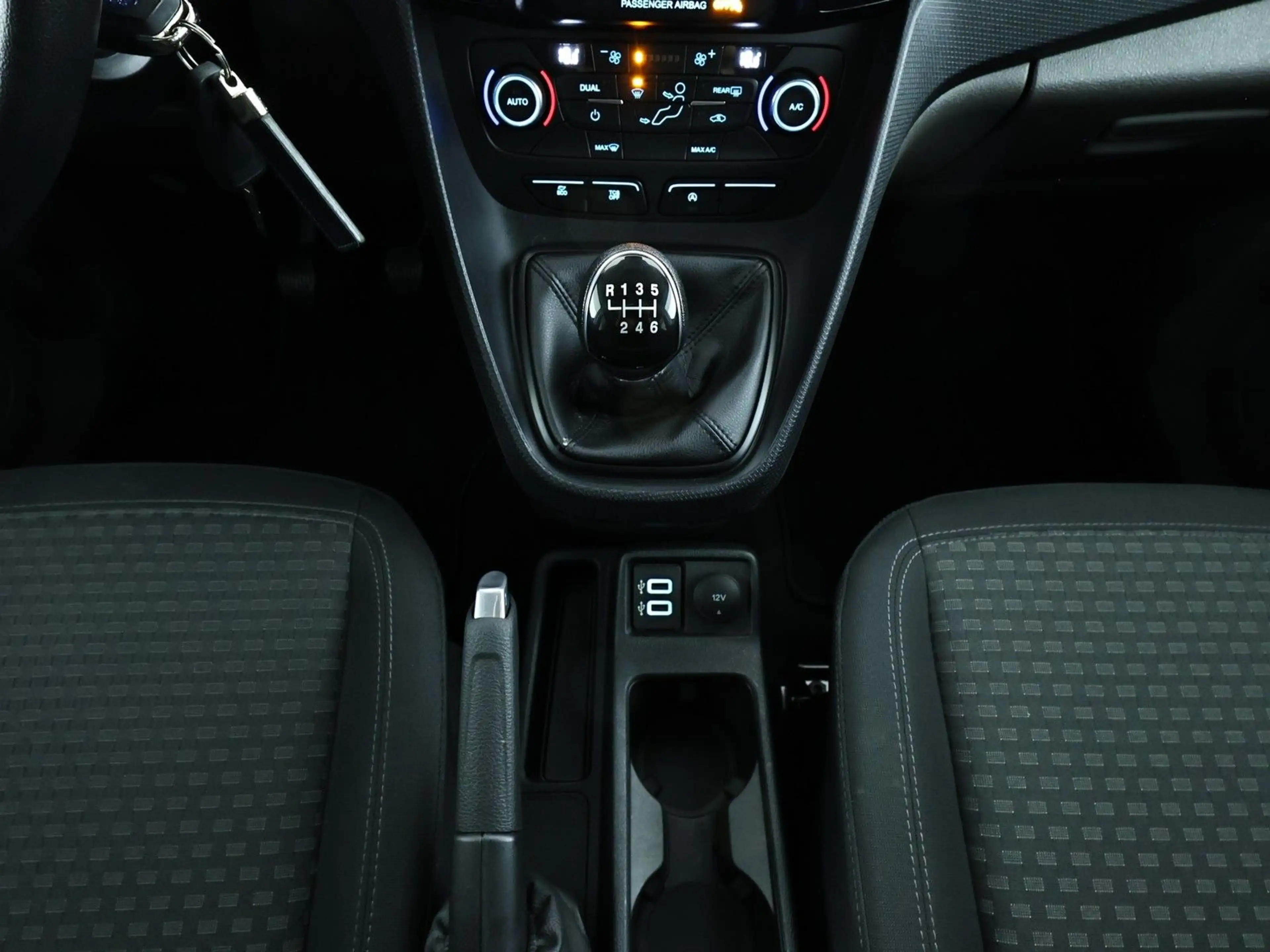 Ford Grand Tourneo Tourneo Connect 1.5 TDCi/ EcoBlue Grand Trend — photo 13