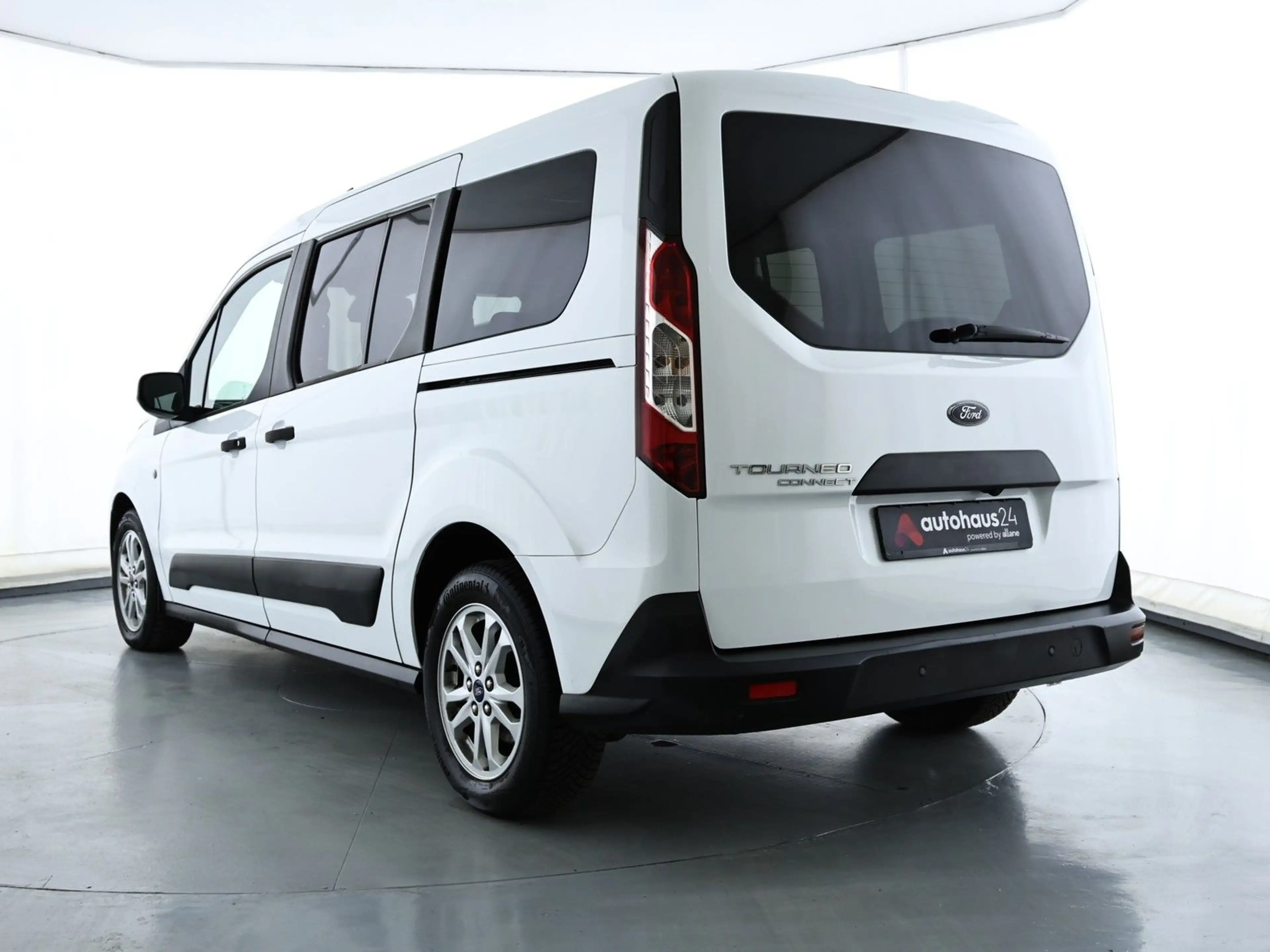 Ford Grand Tourneo Tourneo Connect 1.5 TDCi/ EcoBlue Grand Trend — photo 4