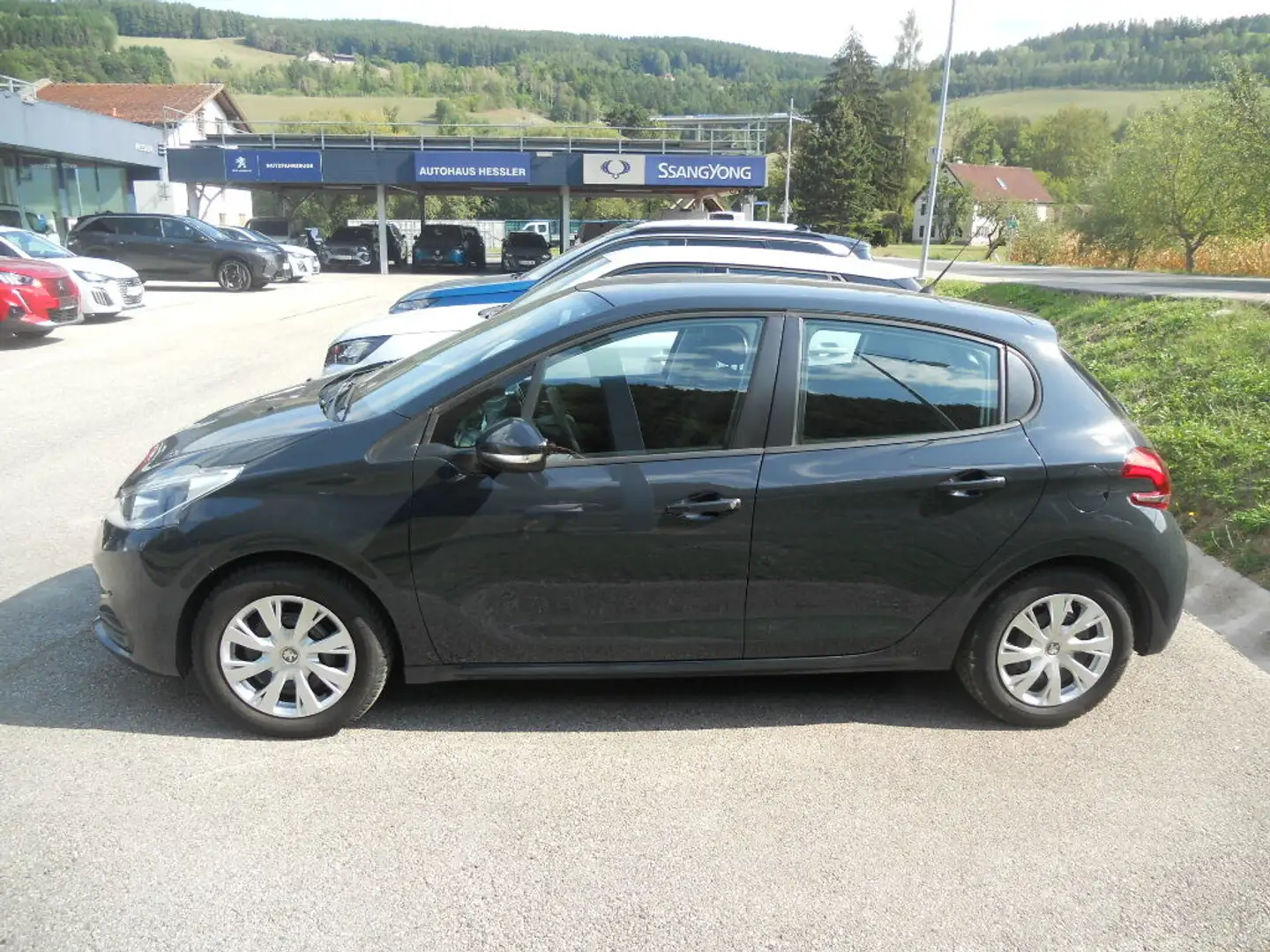 Peugeot 208 Active 1,2 PureTech 82 Grau - 2