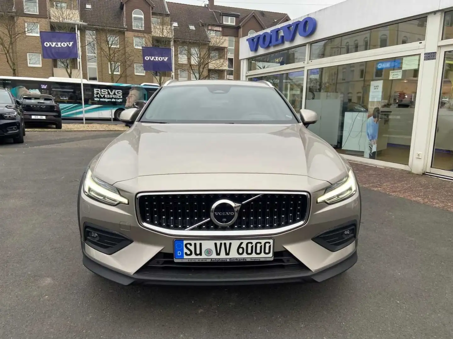 Volvo V60 Cross Country Ultimate, B4 AWD, Diesel, Stan Šedá - 2