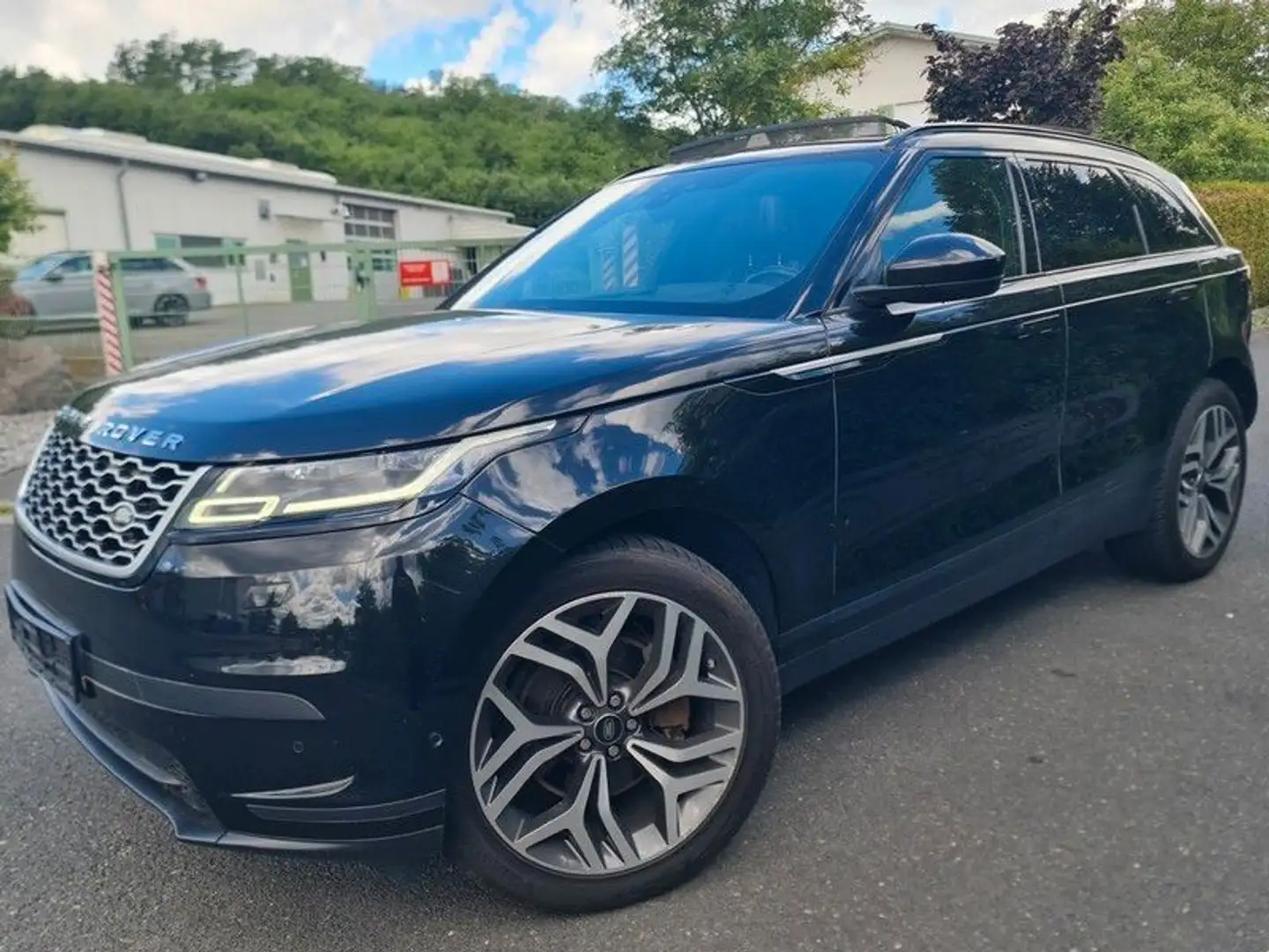 Land Rover Range Rover Velar 3.0 V6 Diesel SE Noir - 1