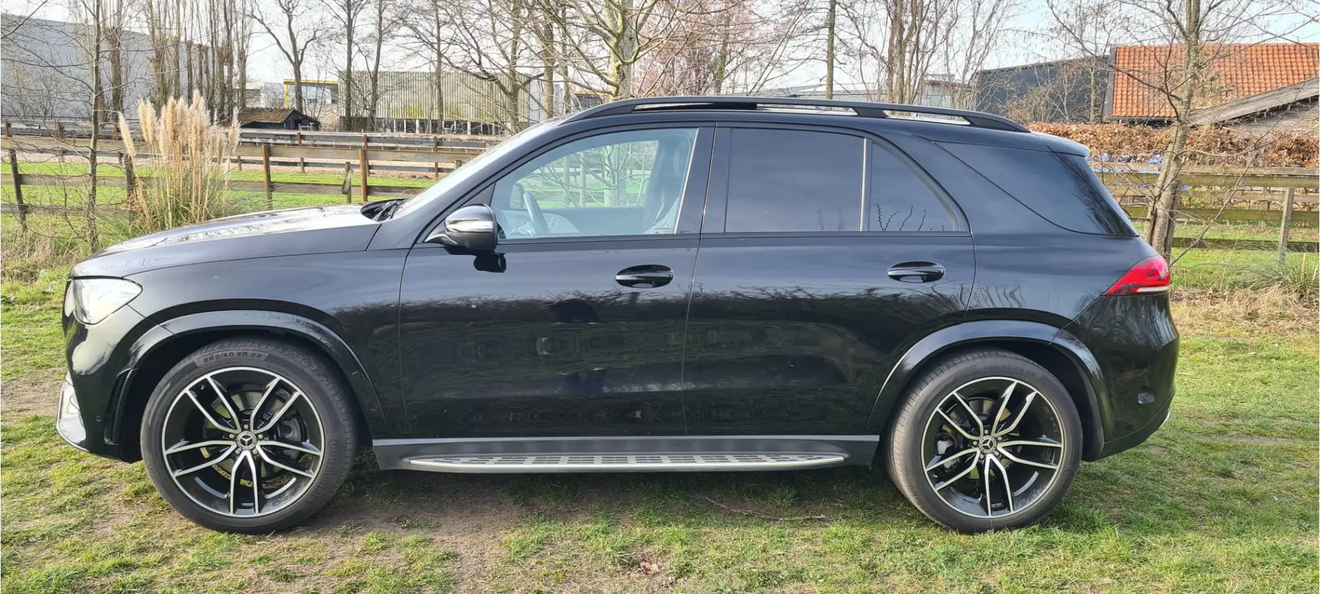 Mercedes-Benz GLE 400 D 4MATIC Vol Opties!! 54 D KM Černá - 2