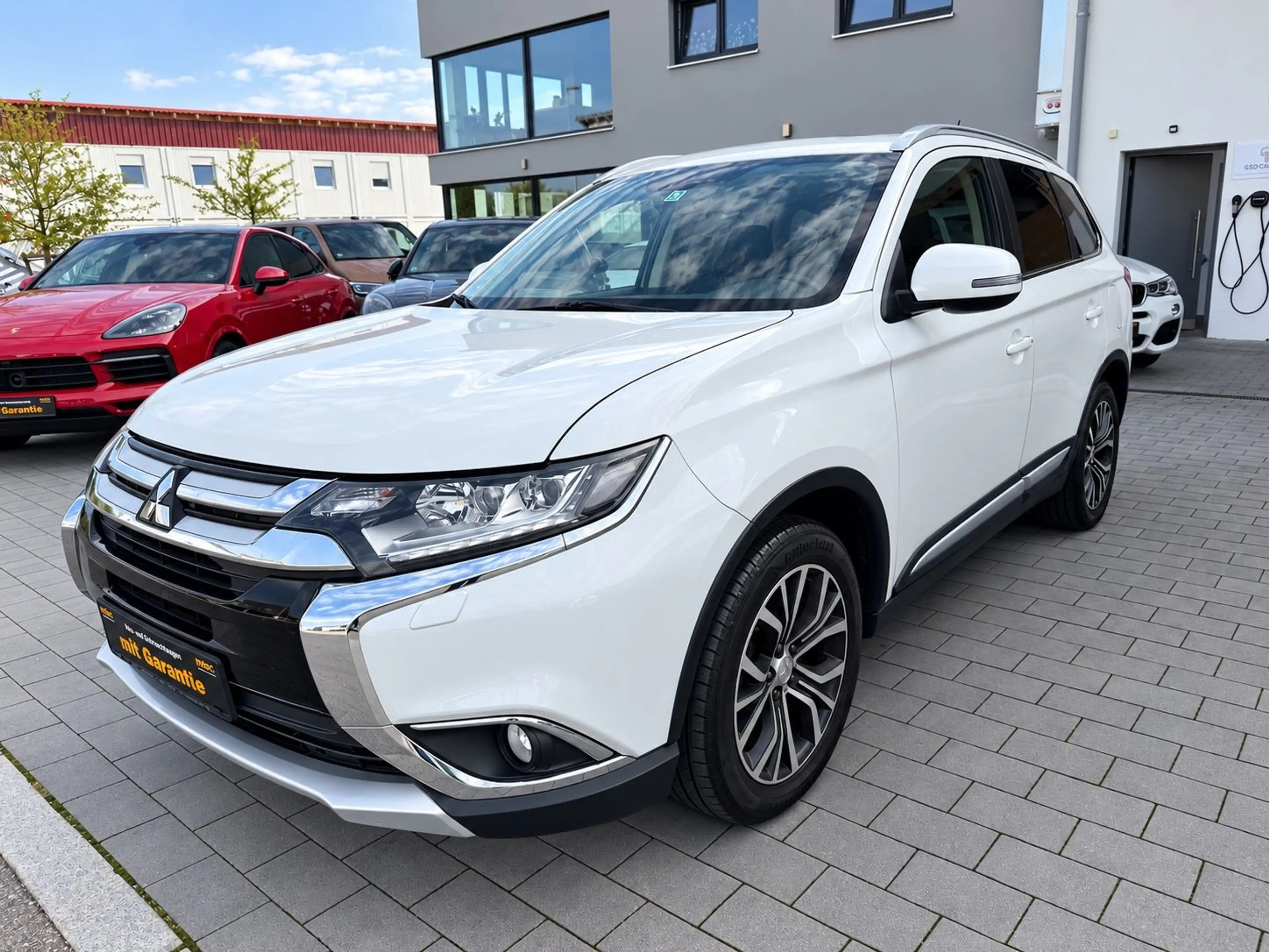 Mitsubishi Outlander Top 4WD LEDER NAVI XEN 7 SITZE — photo 2