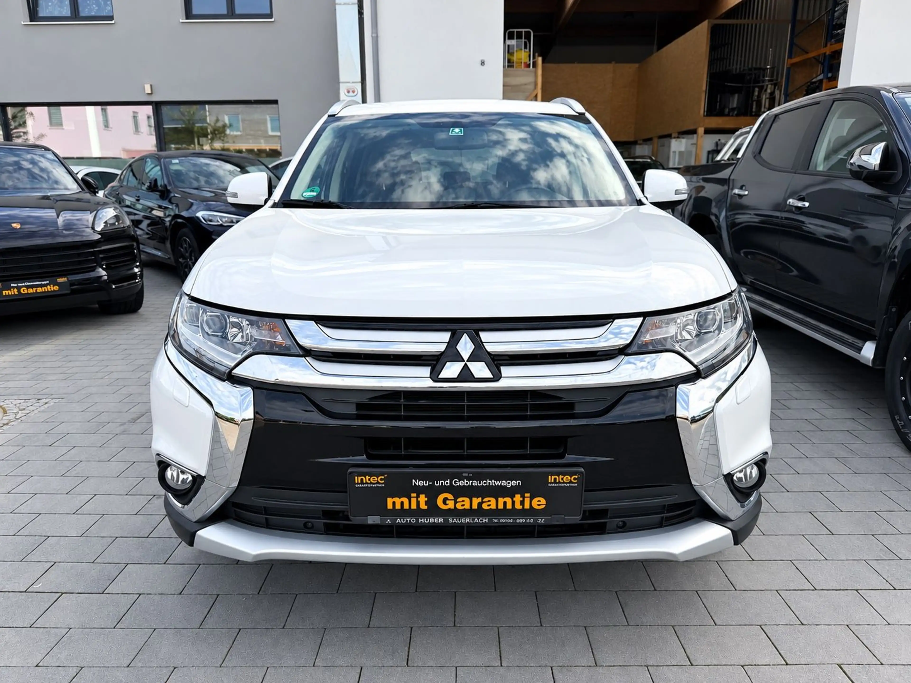 Mitsubishi Outlander Top 4WD LEDER NAVI XEN 7 SITZE — photo 7