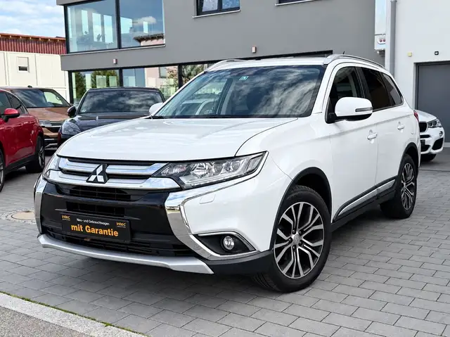 Mitsubishi Outlander Top 4WD LEDER NAVI XEN 7 SITZE
