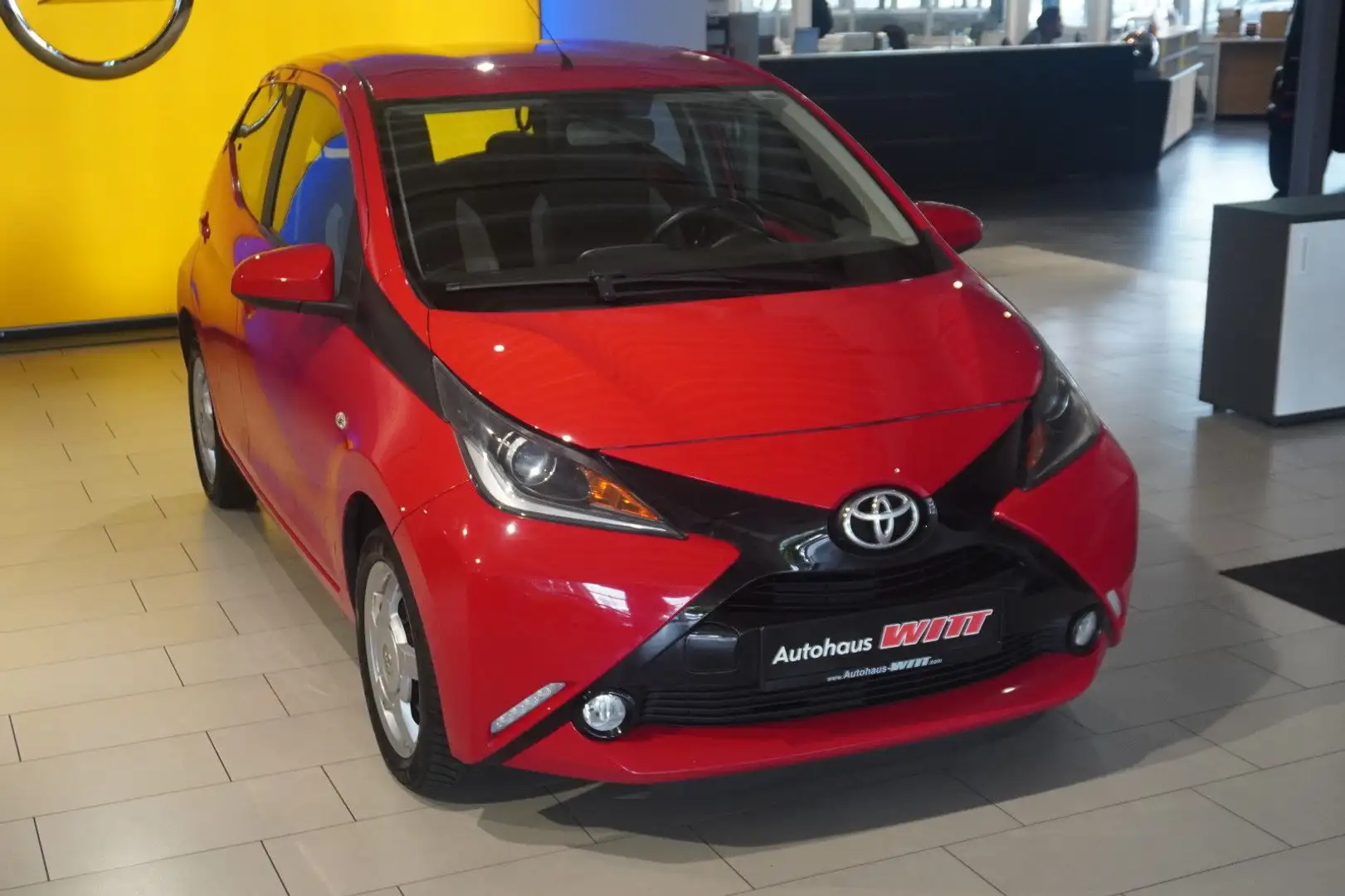 Toyota AYGO °R-Kamera°BT°Klima°Allwetter° Rood - 1