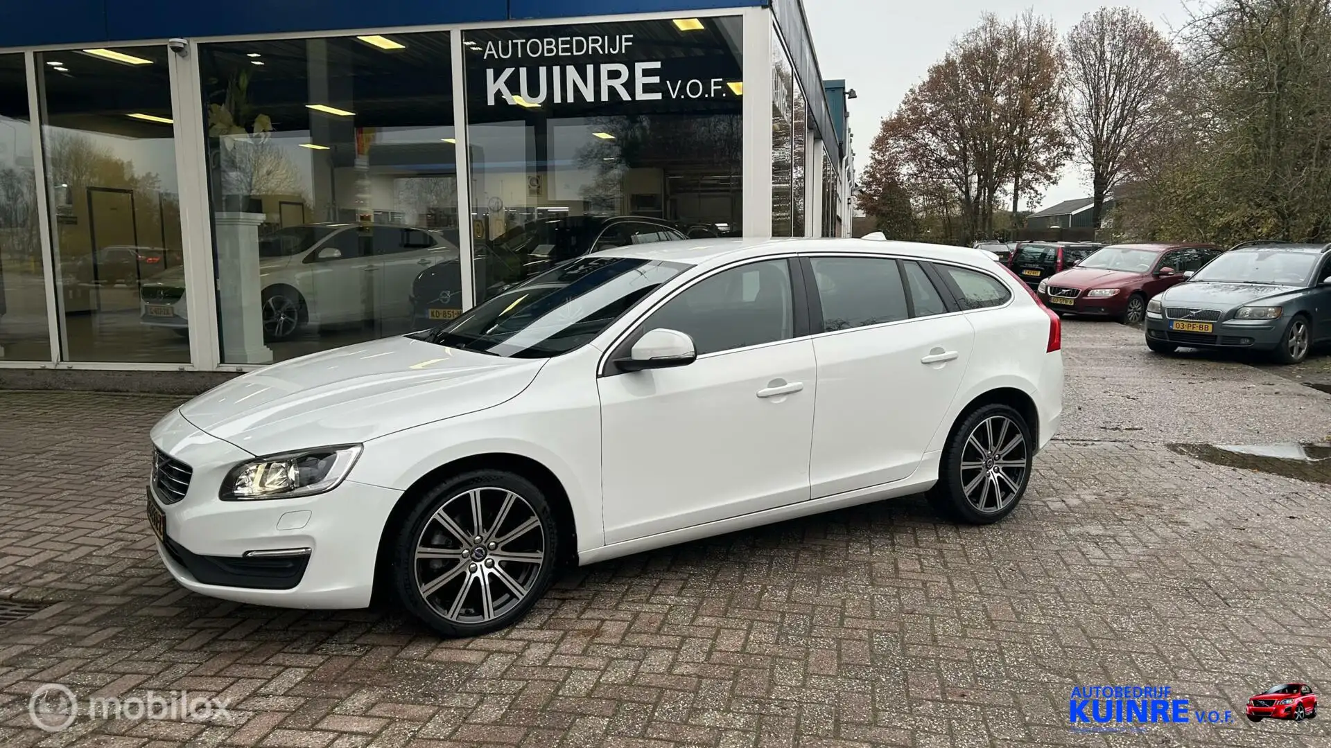 Volvo V60 2.0 T3 Momentum Weiß - 2