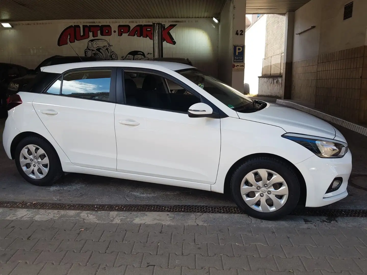 Hyundai i20 Select Active/Klima/Garantie/Winter/Sommer Blanc - 1