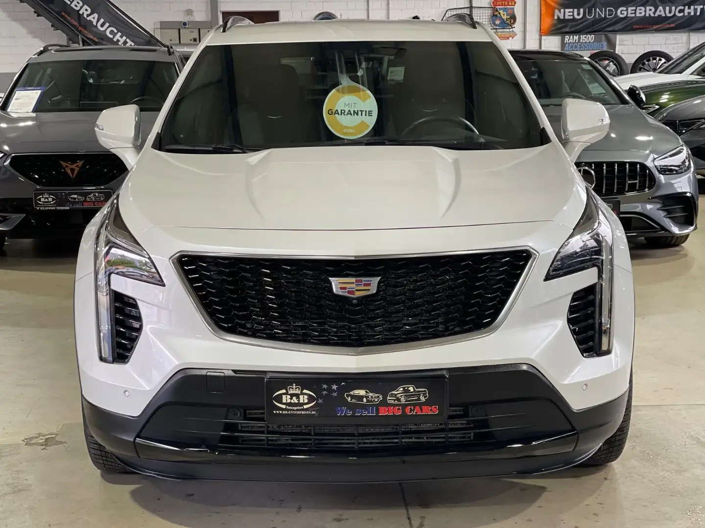 Cadillac XT4 SPORT+AWD+360°KAMERA+AHK+NAVI+UNFALLFREI+GARANTI Weiß - 2