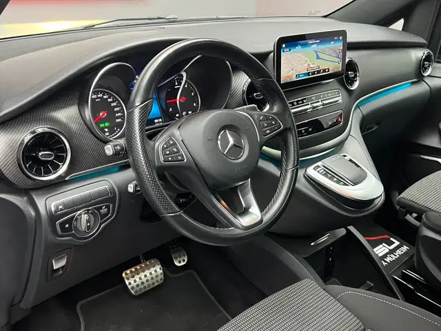 Mercedes-Benz V 300 view 7