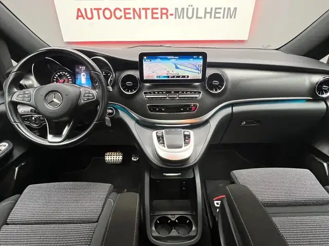 Mercedes-Benz V 300 view 10