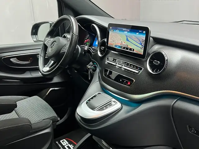 Mercedes-Benz V 300 view 11