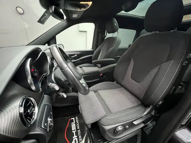 Mercedes-Benz V 300 view 9