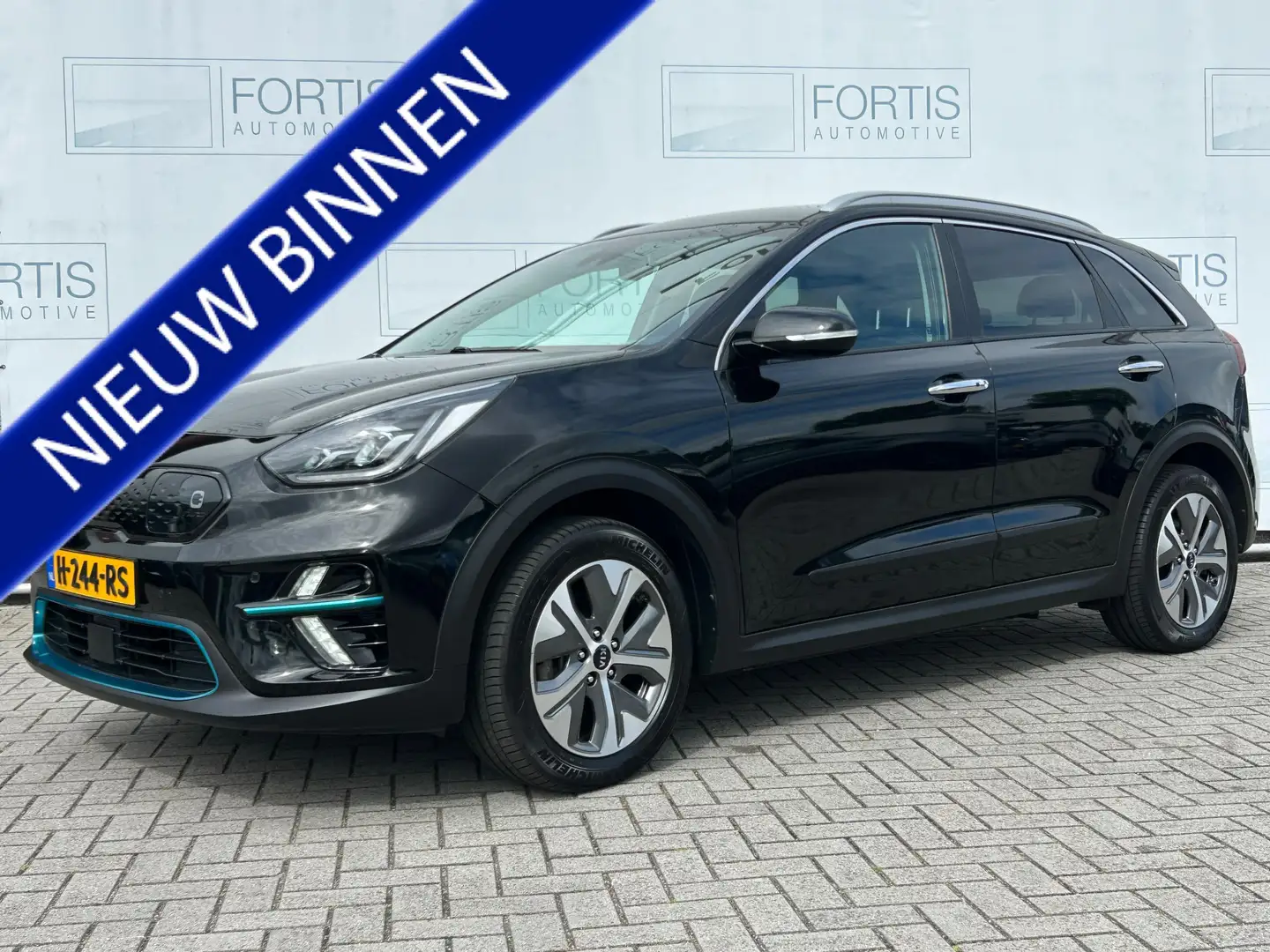 Kia e-Niro ExecutiveLine 64 kWh NL AUTO | LEDER | STOELVERW | Fekete - 1